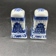 Elegant table set, Chinese porcelain, blue and white, condiments.
