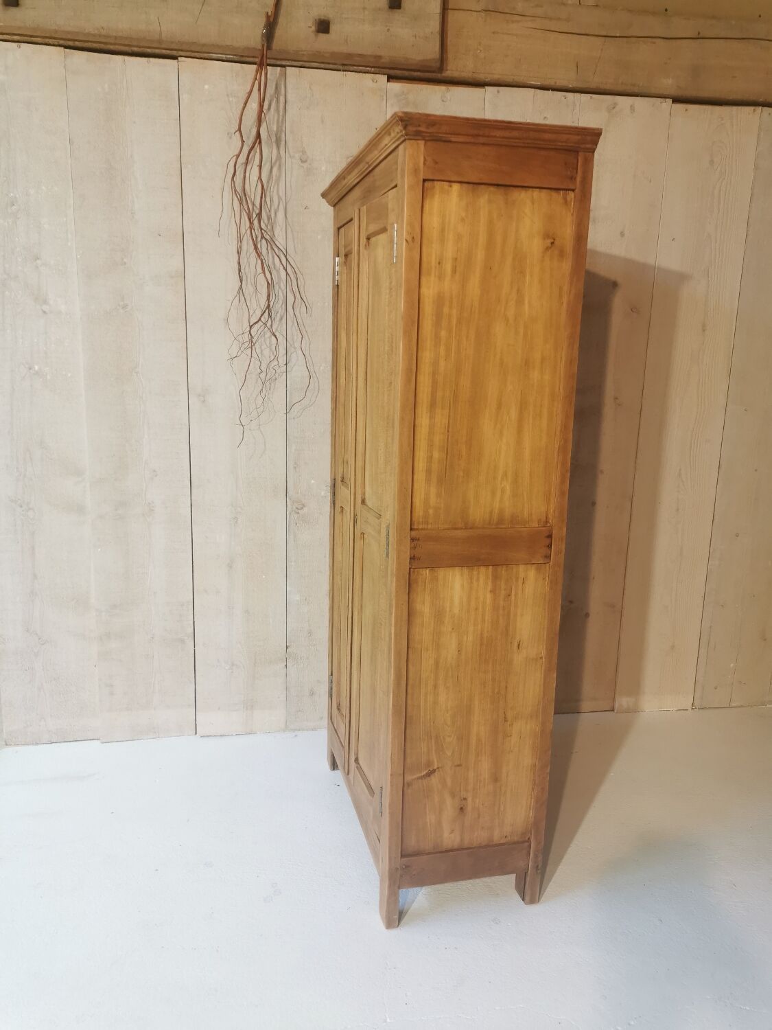 Parisian cabinet