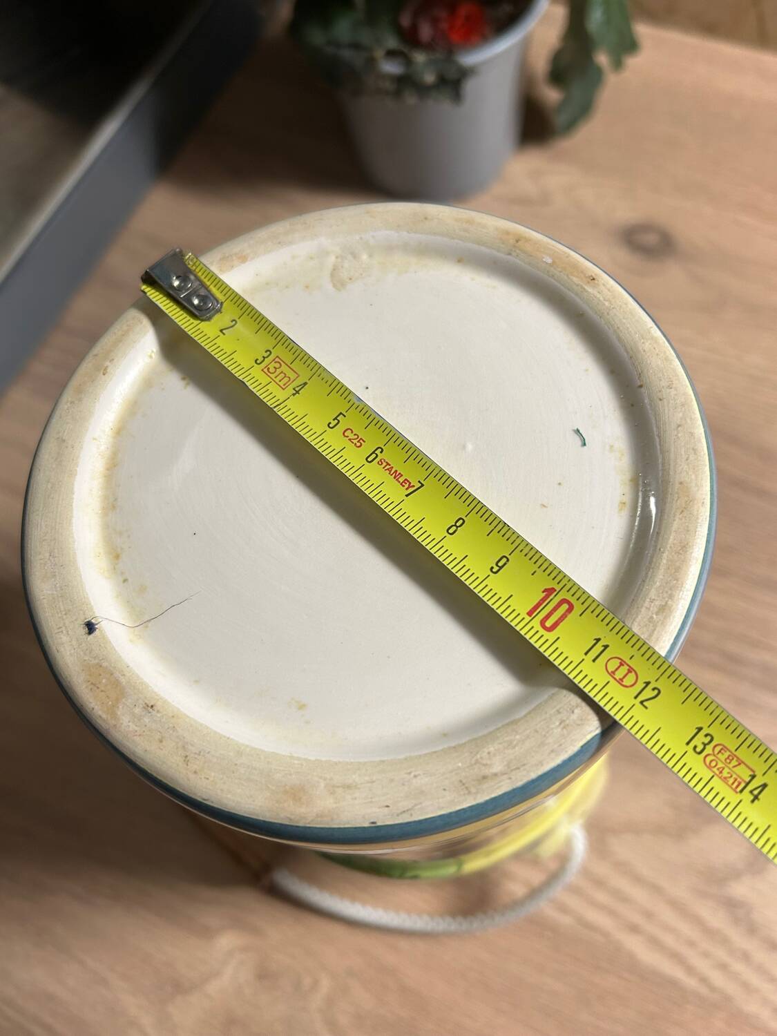 Ceramic milk jug with floral decoration / vase / pitcher green / yellow 20cm