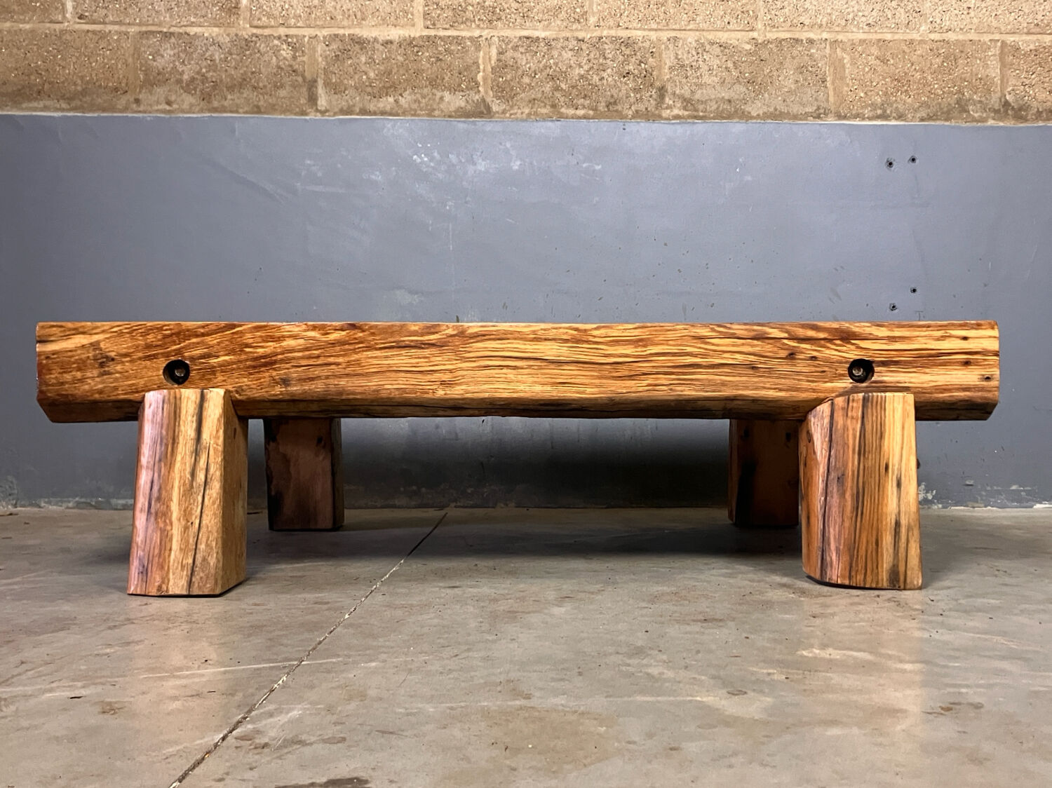 Brutalistisch Japandi Wabi Sabi coffeetable