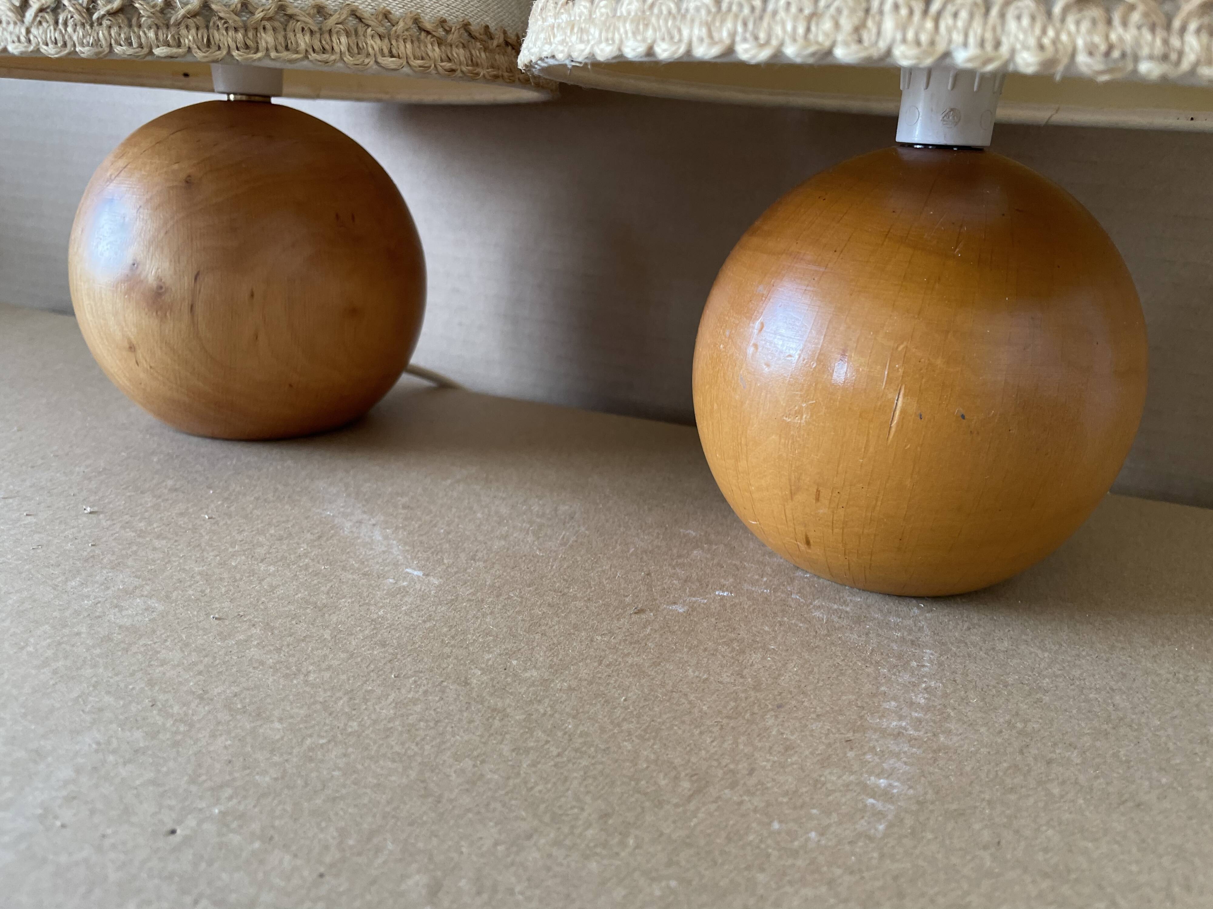 Set of 2 solid wood bedside lamps