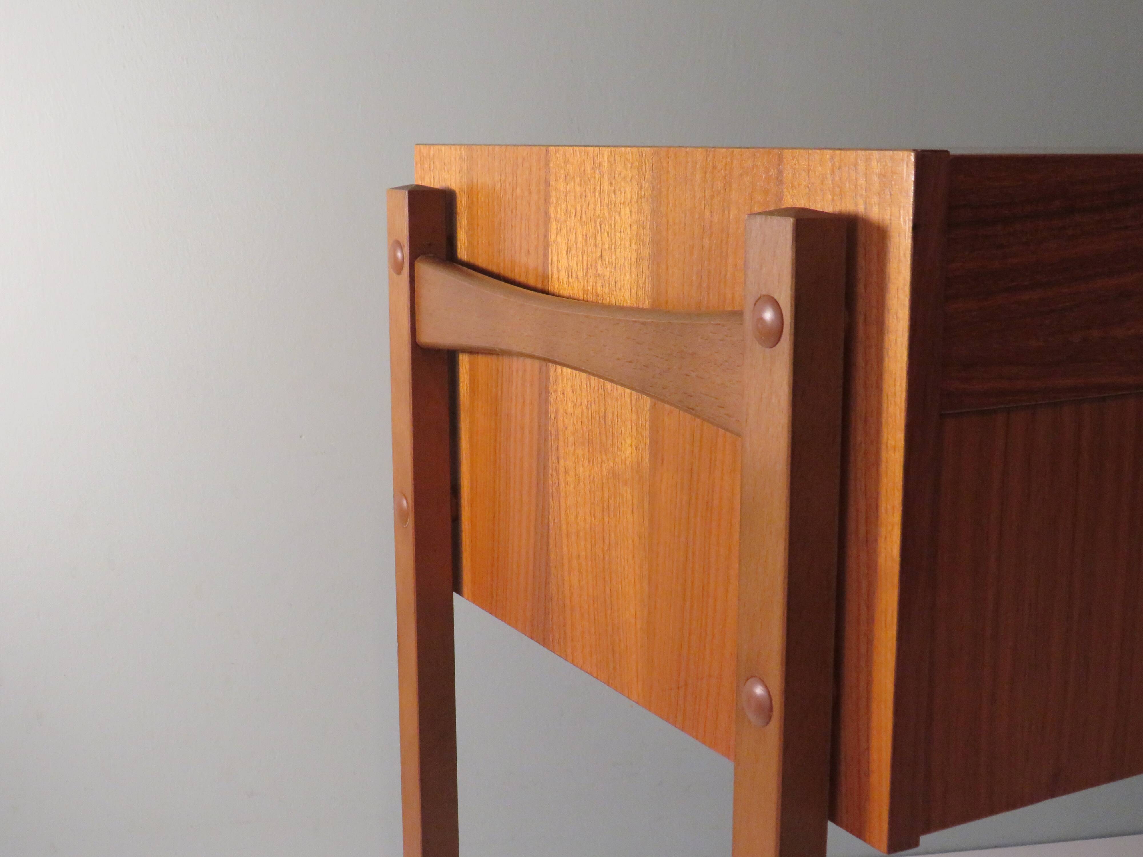 Meuble à couture vintage, Scandinavie 1970