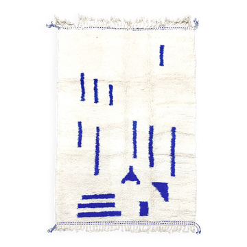 Ecru Beni Ouarain Berber rug with Majorelle blue patterns, 2.60x1.47m