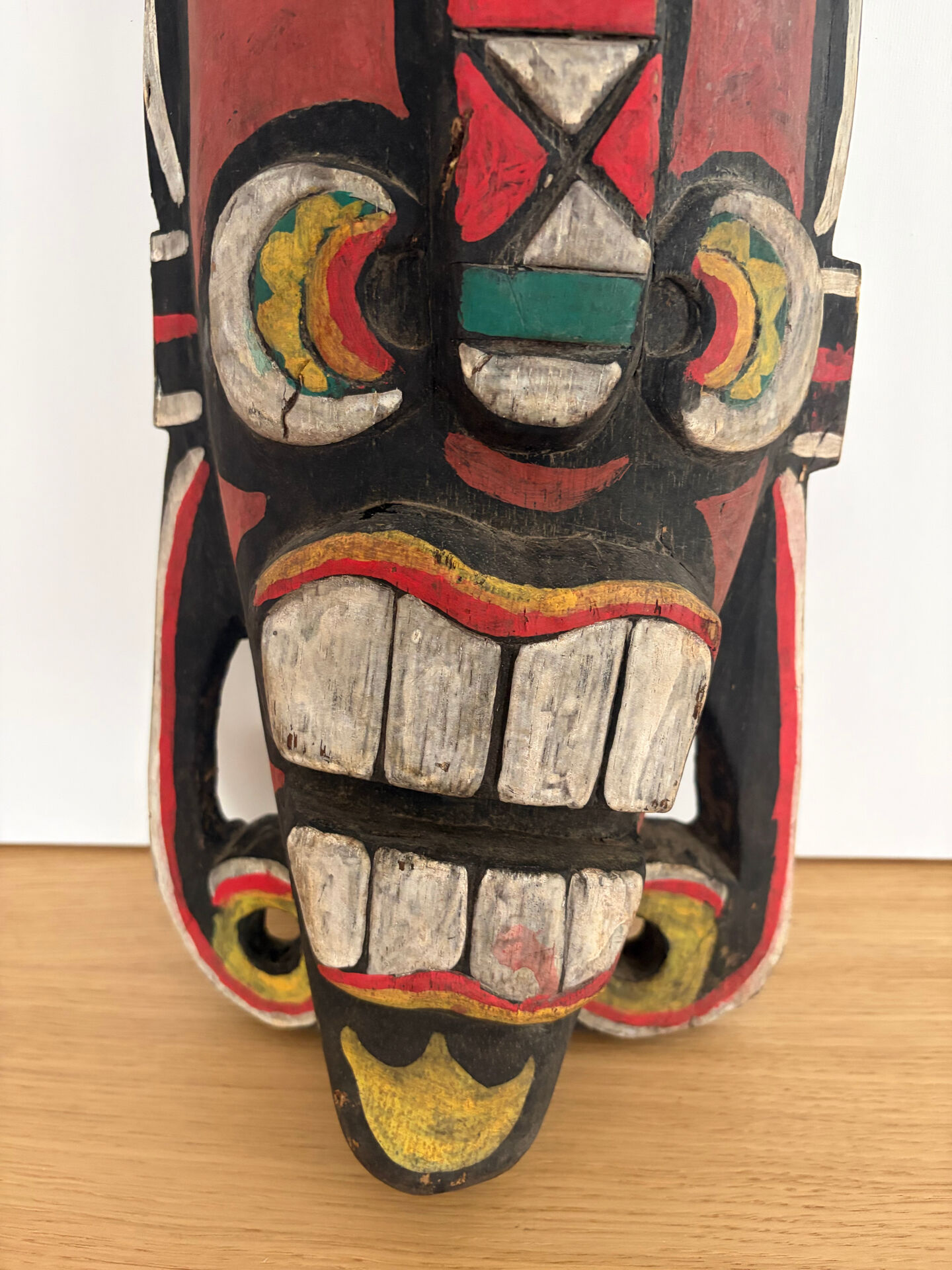 Grand masque totem africain