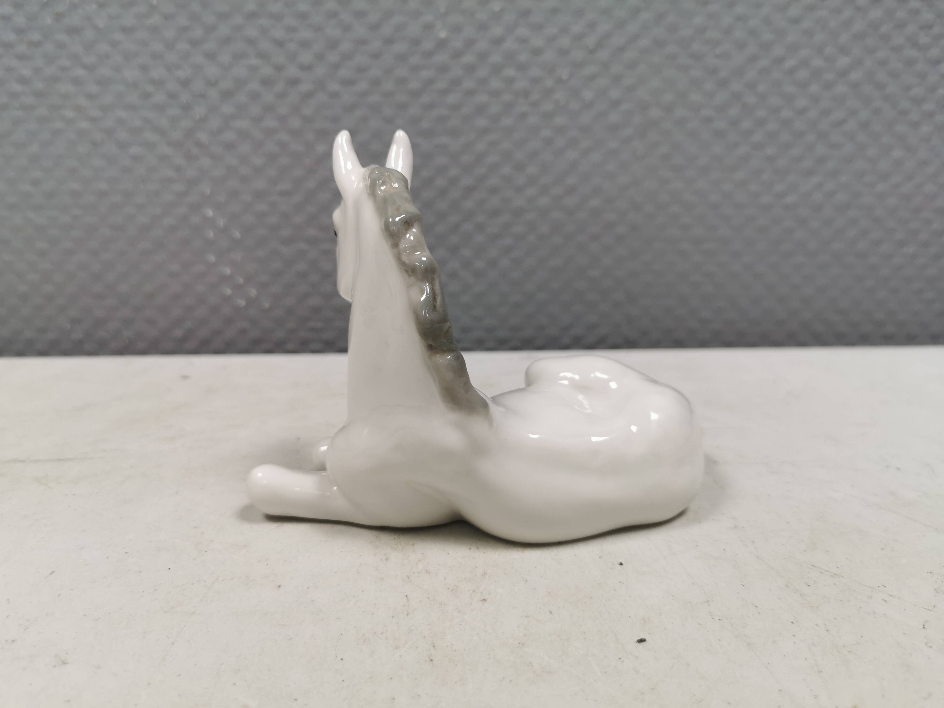 Original lomonosov horse, from before 1989 (ussr stamp under the horse)