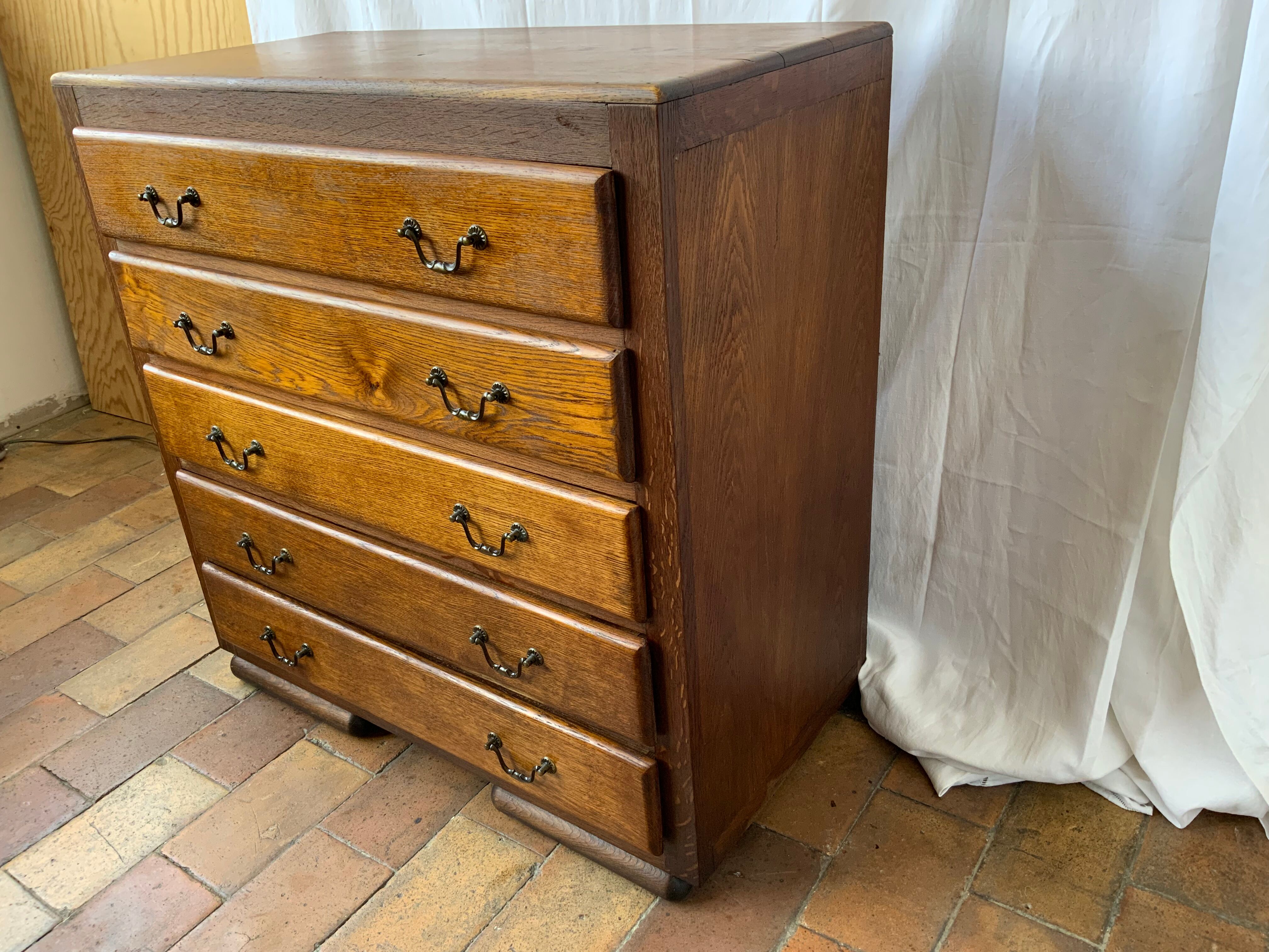 Vintage chest of drawers