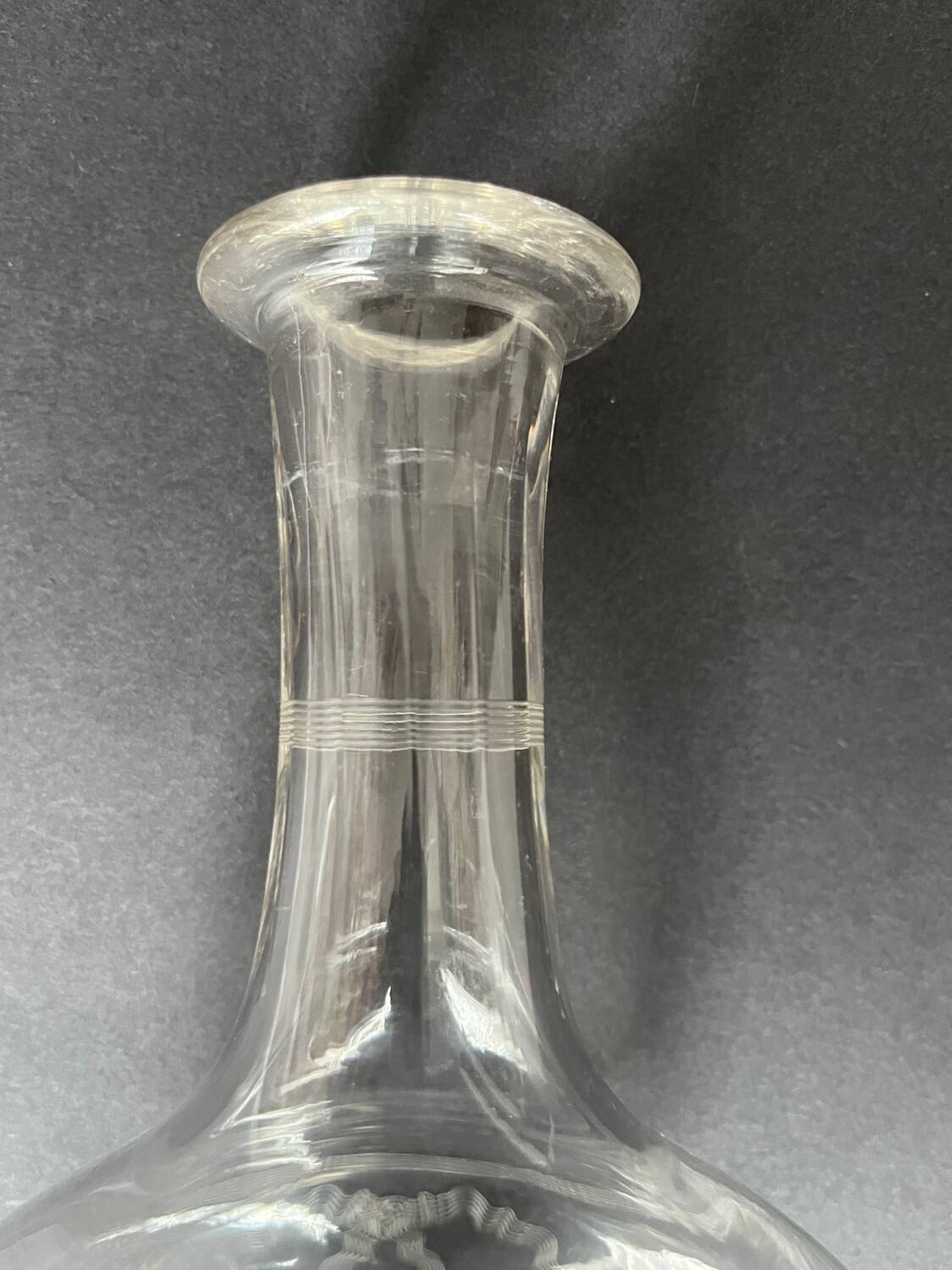 Carafe à décanter en verre gravé