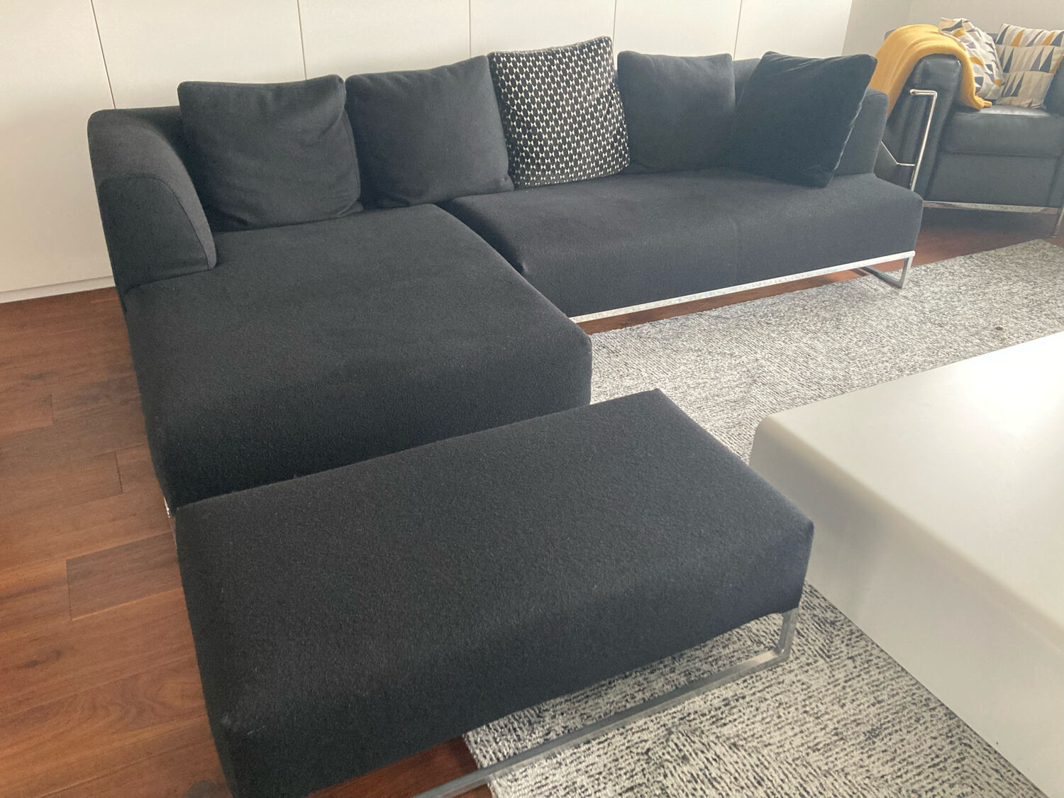 Sofa B&B Italia black
