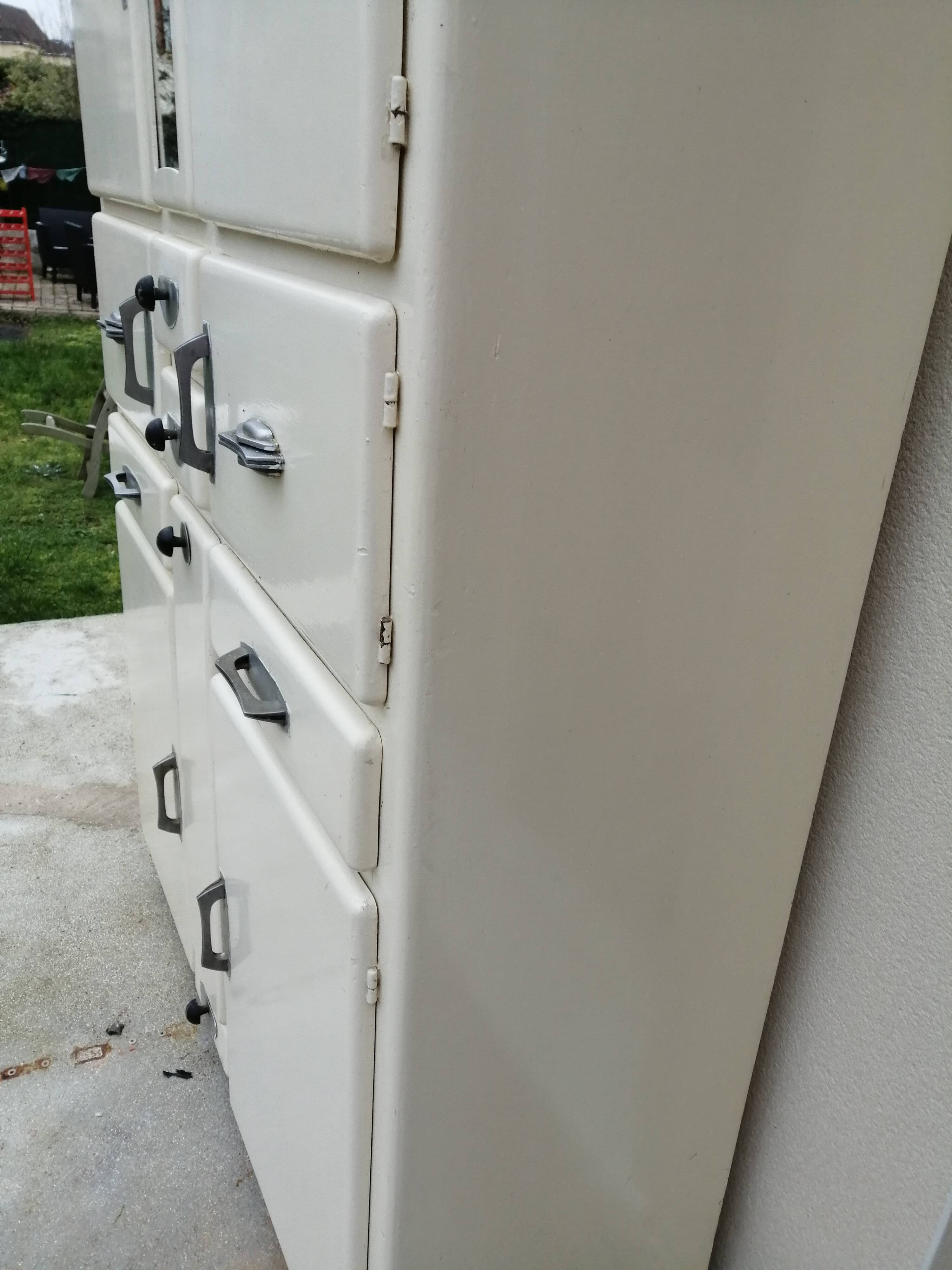 Mado 50s style buffet