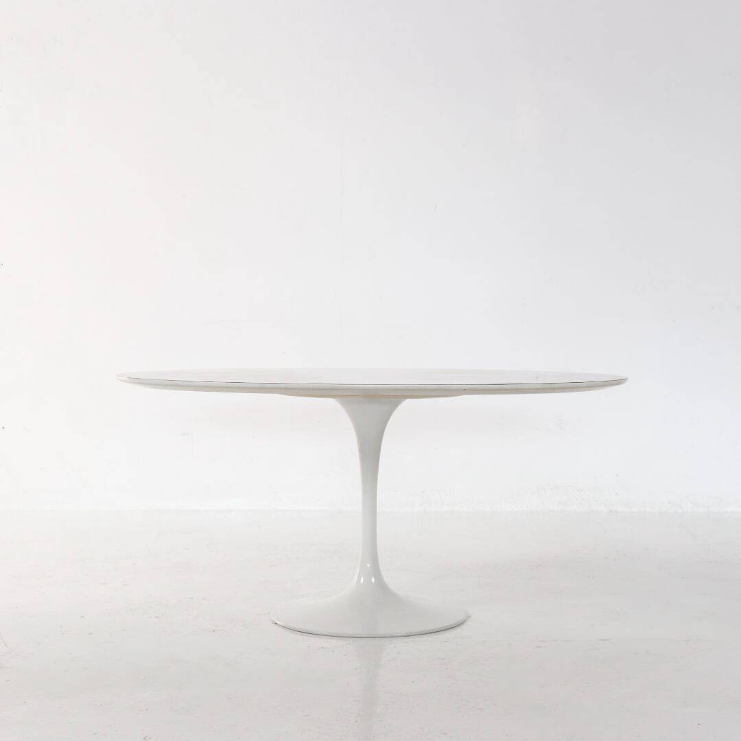 Tulip Coffee Table by Eero Saarinen for Knoll International 1970s