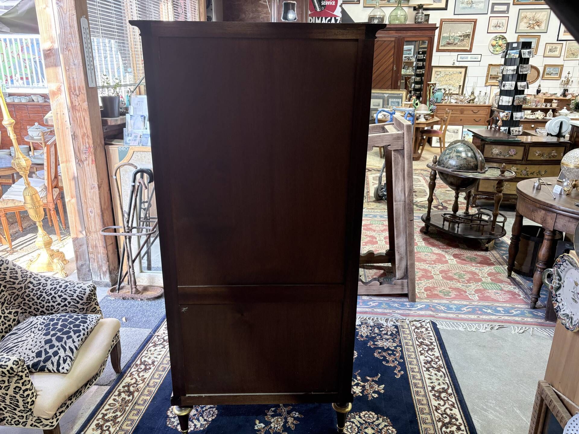 Neoclassical display cabinet by Maurice Hirsch – mahogany, brass and glass