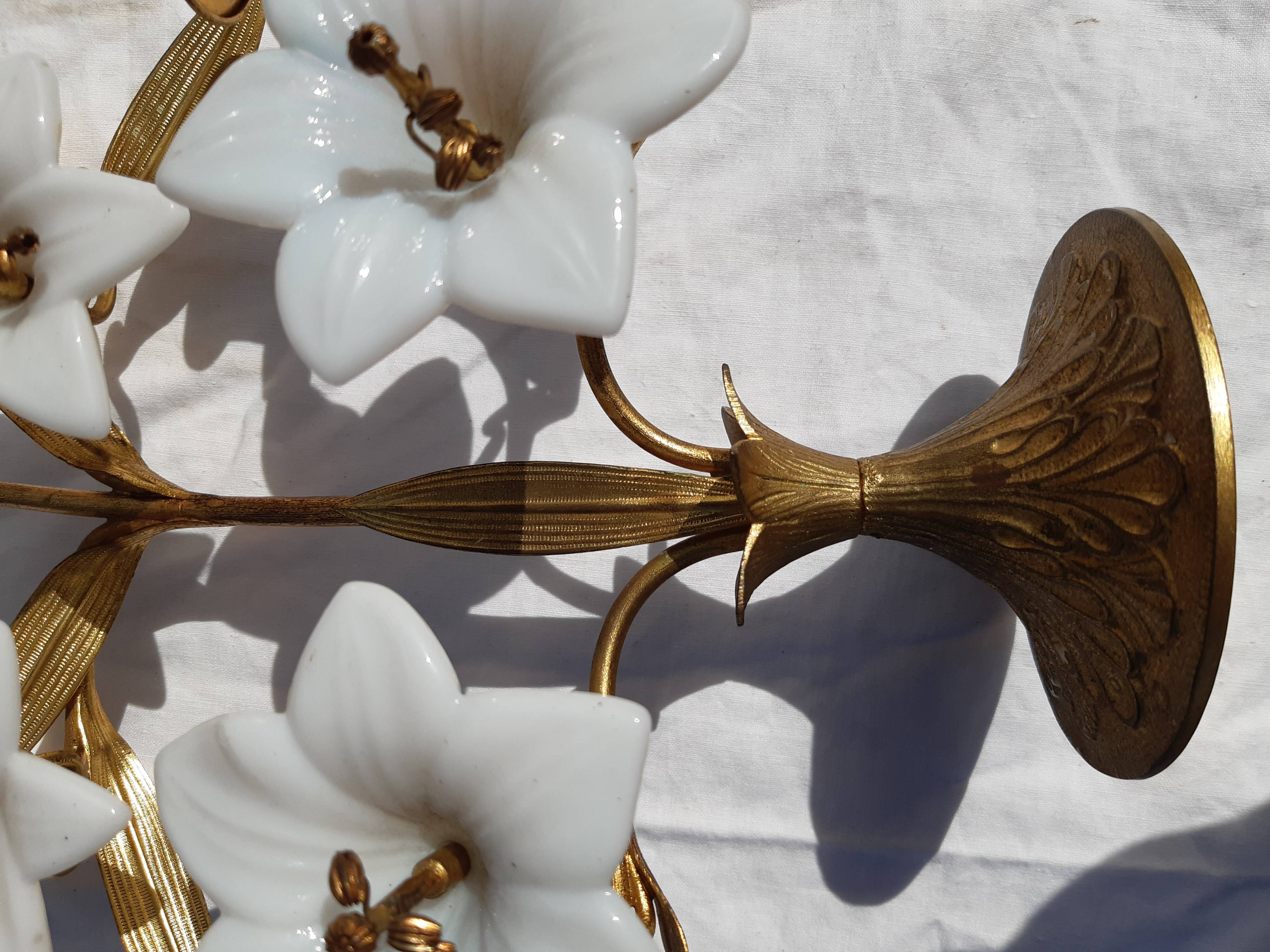 5 metal candles and opaline flower