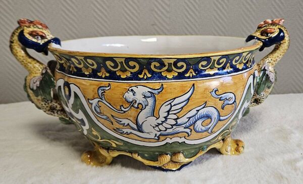 Nevers Henri Signoret : grande coupe à l'antique en céramique émaillée polychrome