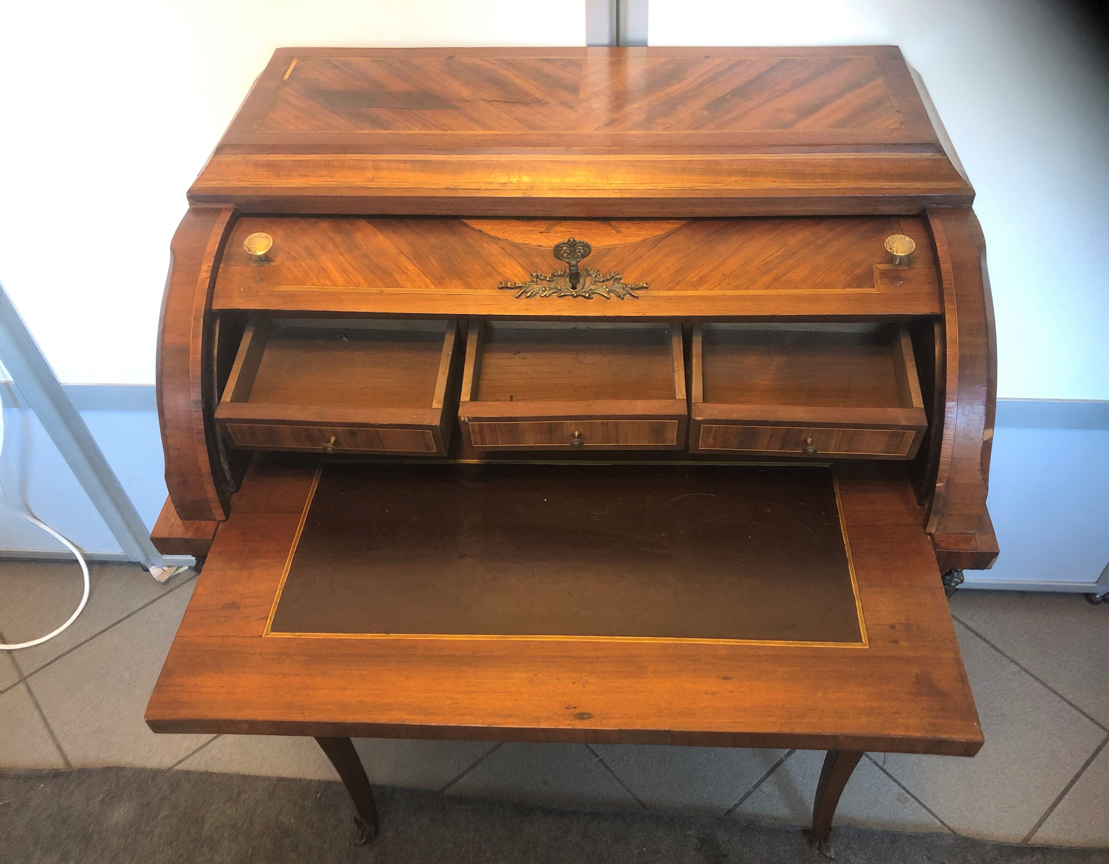 Office in cylindre marqueté