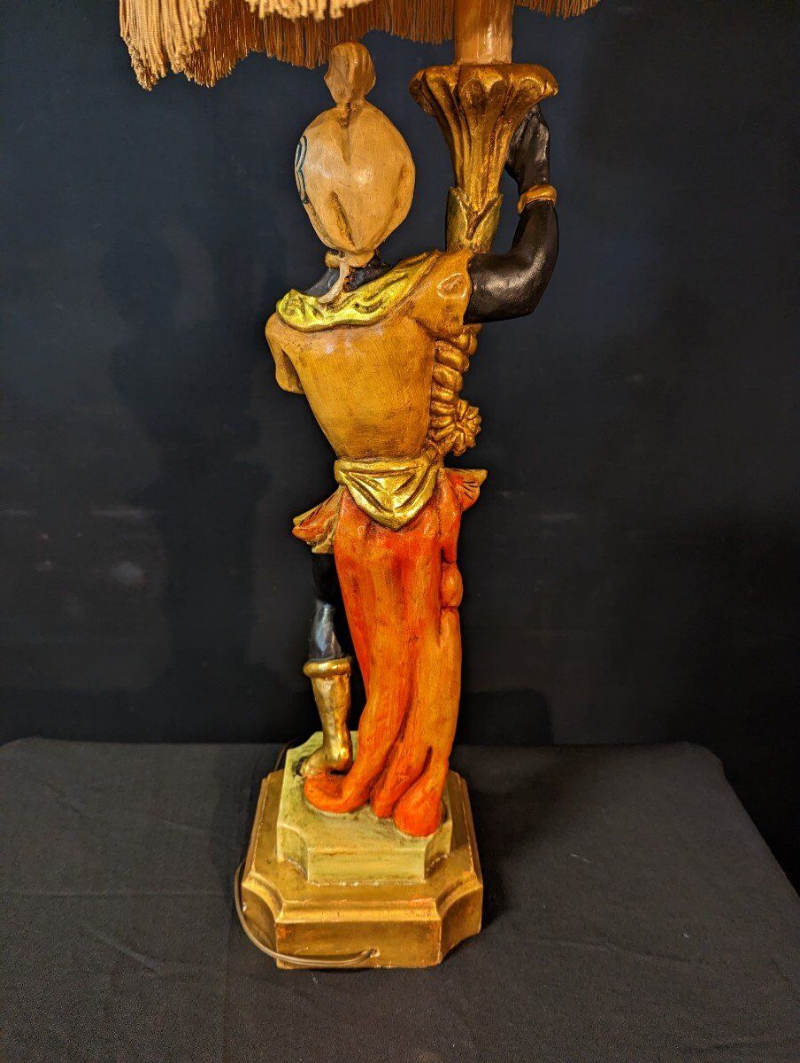 Wooden venetian nubian table lamp