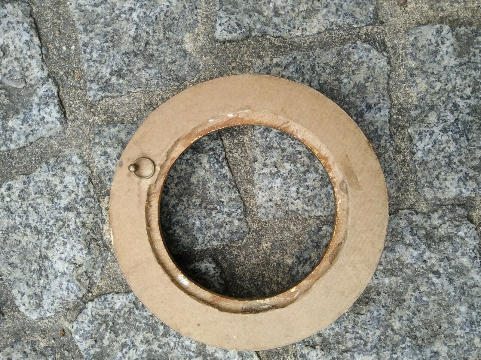 Round frame gilded wood Renaissance Italy leaf