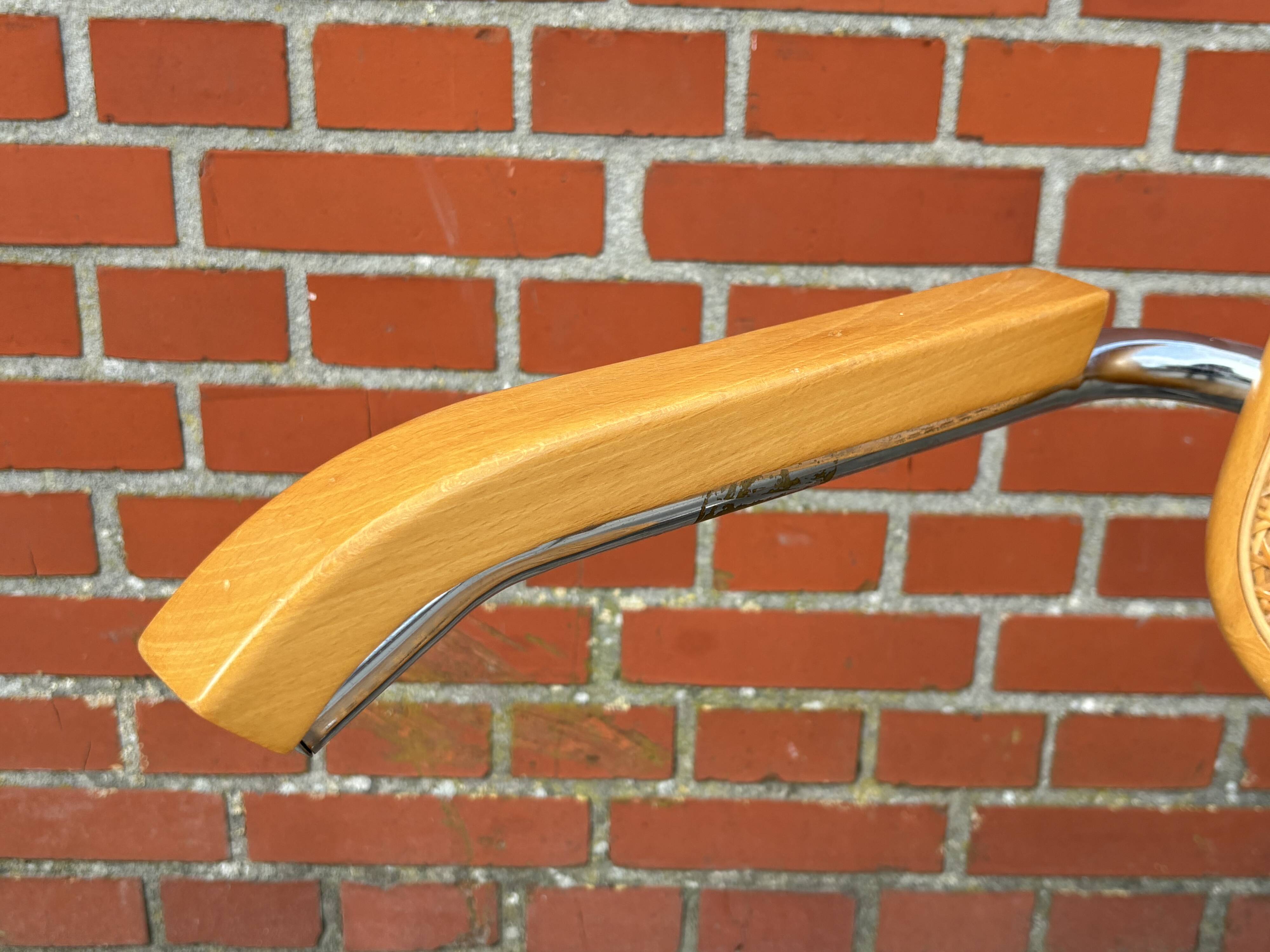 Set of 4 Cesca chairs model B64 with armrests Cesca Marcel breuer design