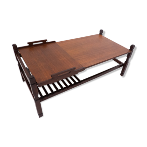 Table basse moderne du milieu du