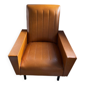 Fauteuil vintage années 60/70 – skaï cognac & pieds métal – esprit modernis