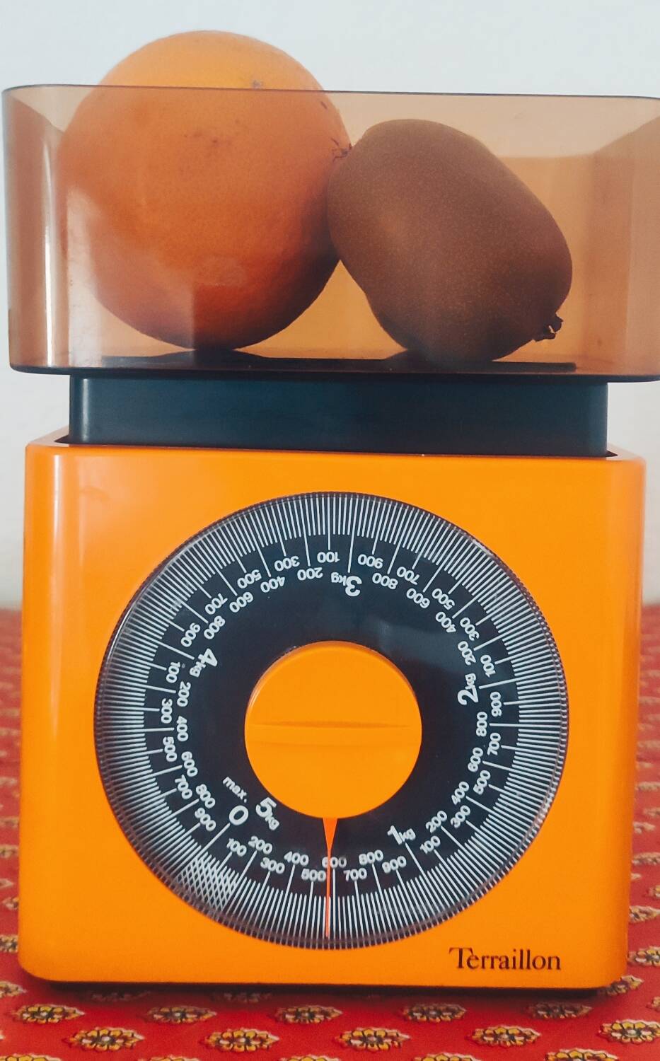 Teraillon scale orange year 1976