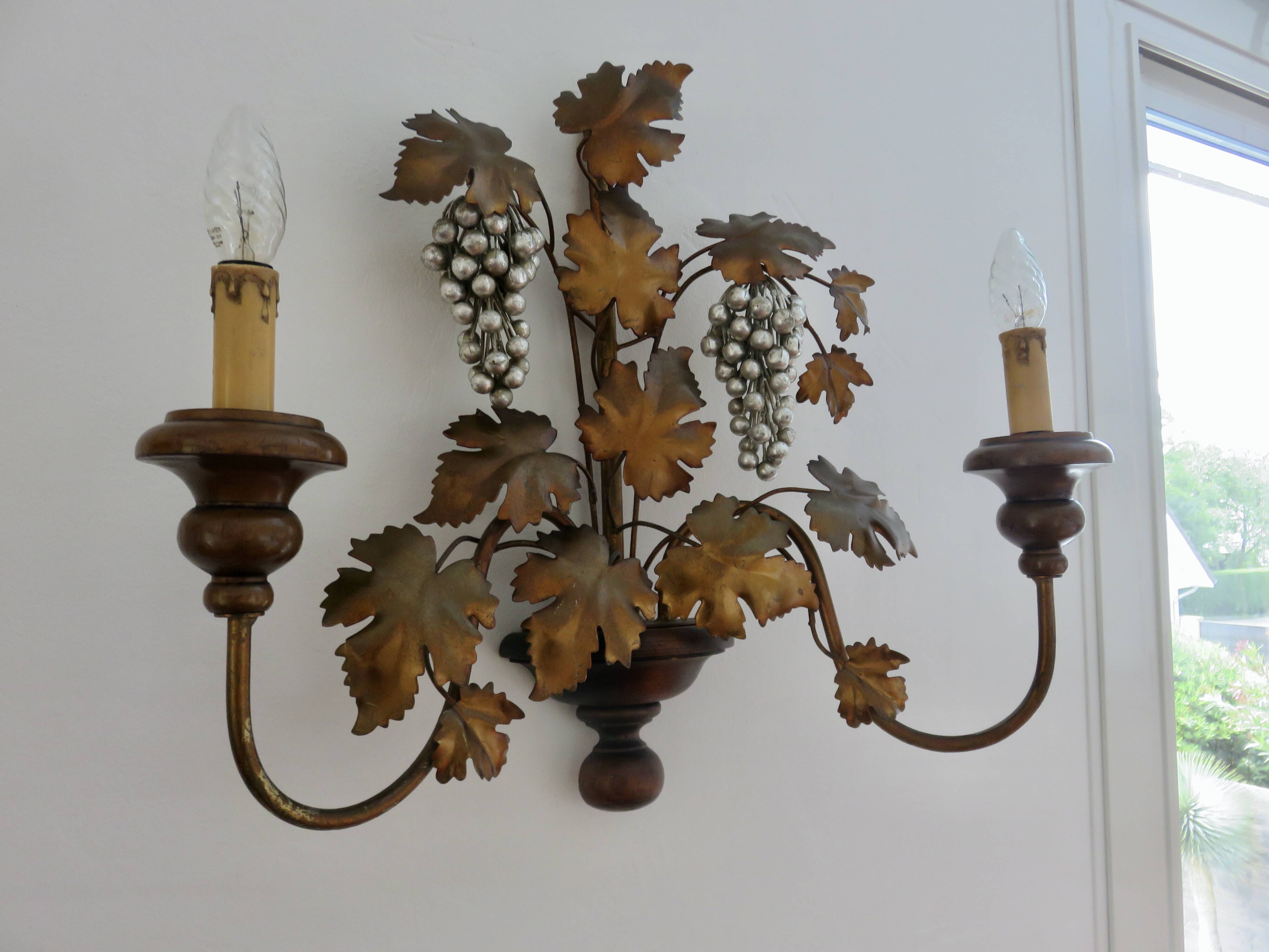 Florentine “grape” wall lamp Italy, 1940 - 1950