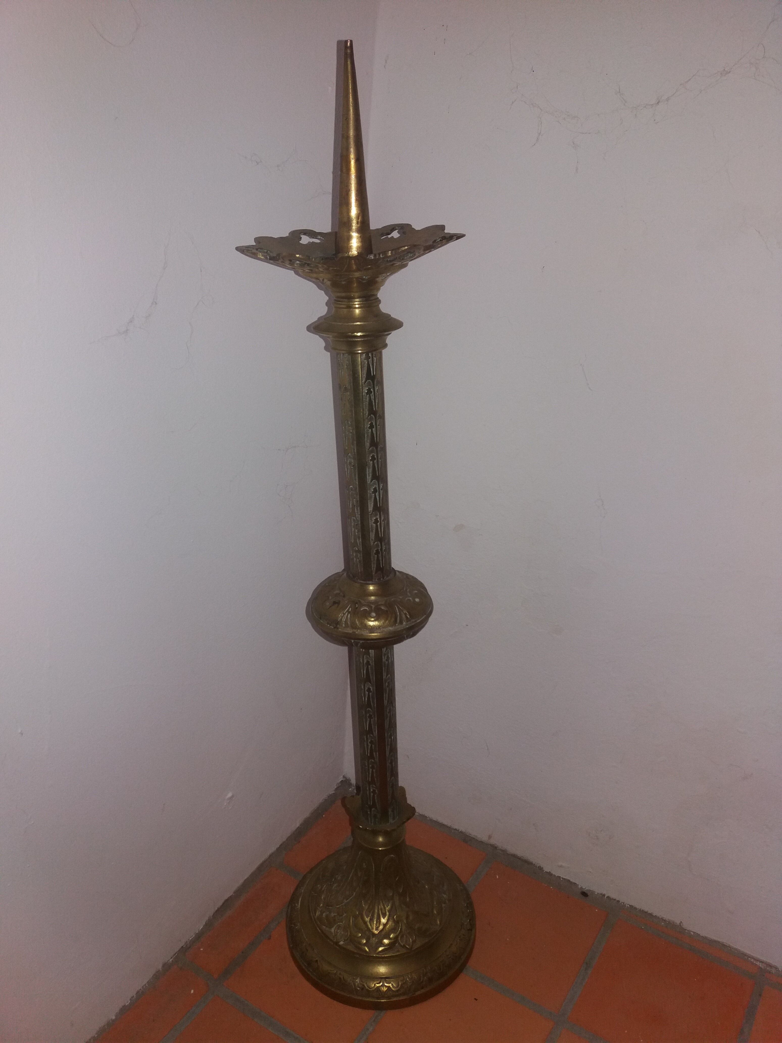 Former dive-candle brass
