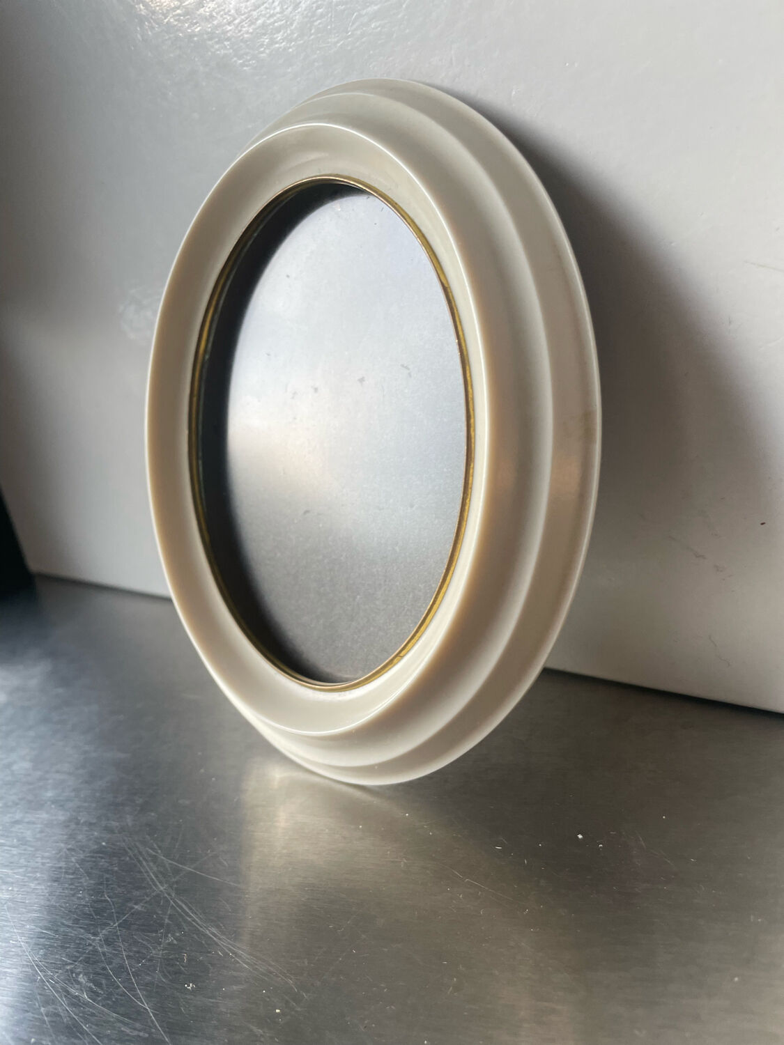 Oval bakelite vintage frame