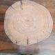 Table basse tripode brutaliste en bois massif
