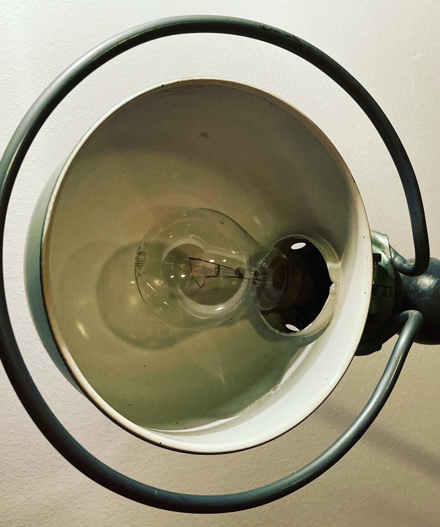 Jielde lamp 2 arms with vice