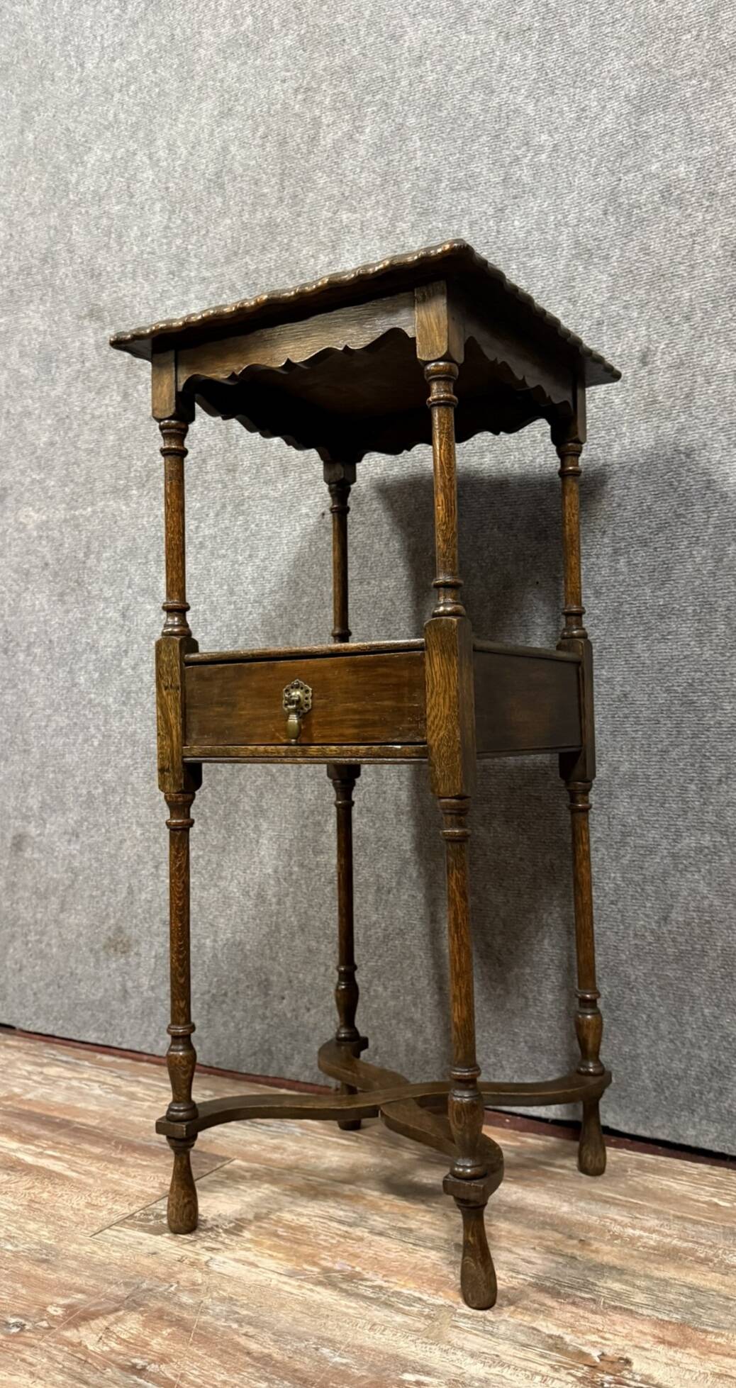 English Napoleon III period oak pedestal table circa 1880