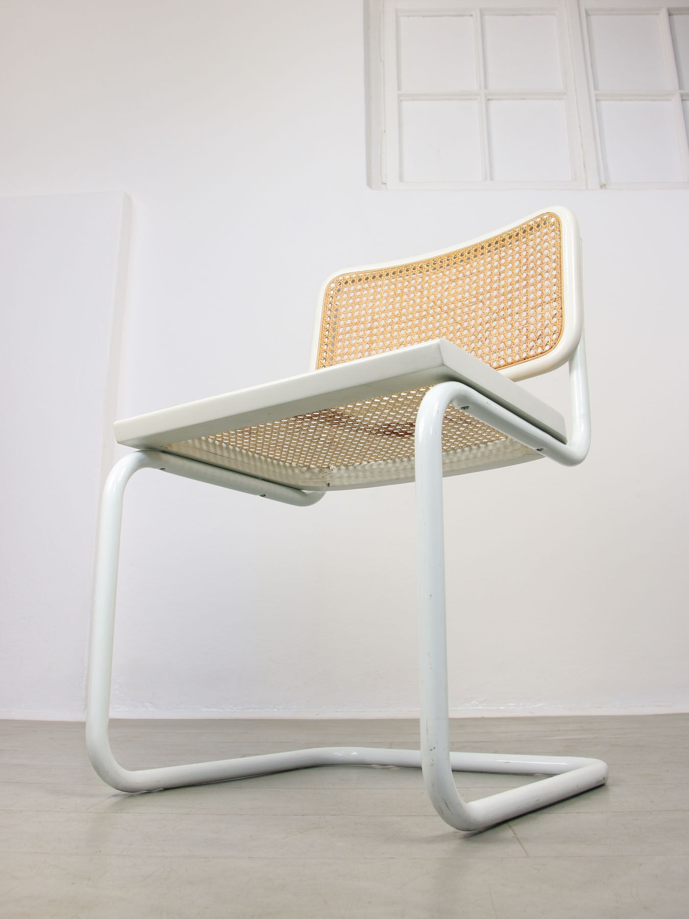 Vintage white B32 Cesca chair by Marcel Breuer, 90s