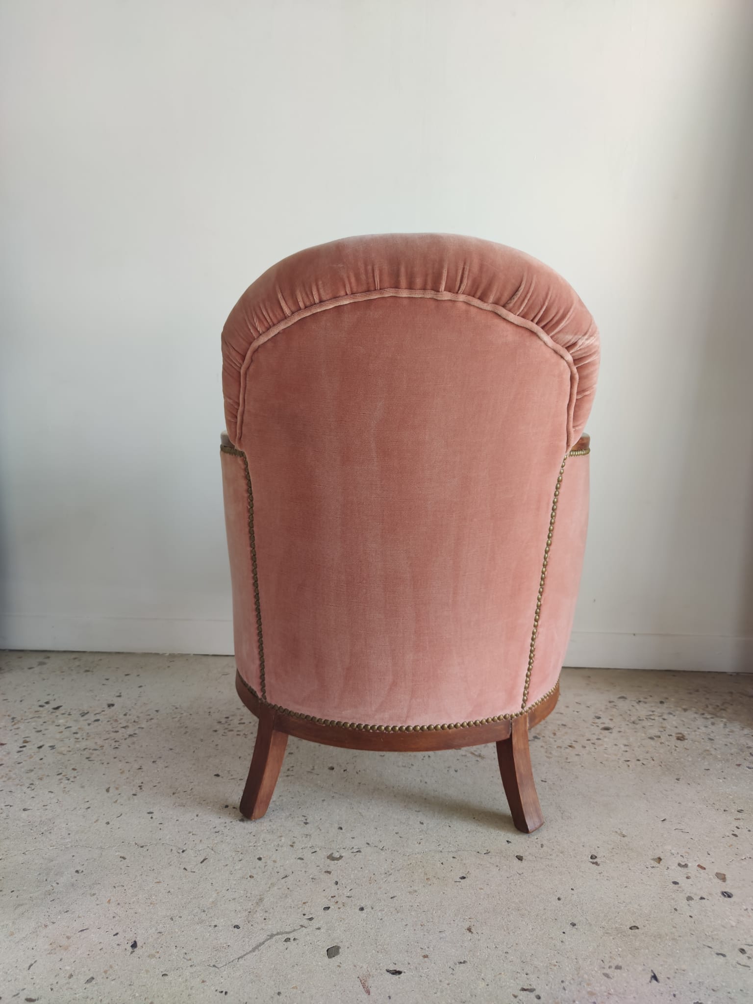 Armchair art deco pink velvet trim