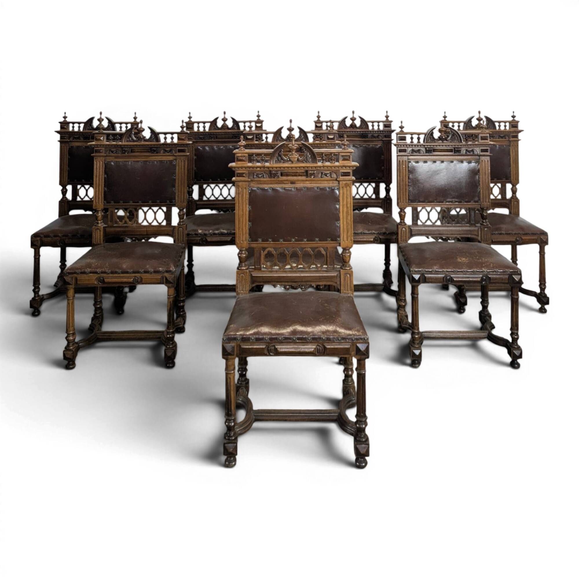 8 Renaissance-style chairs in solid walnut