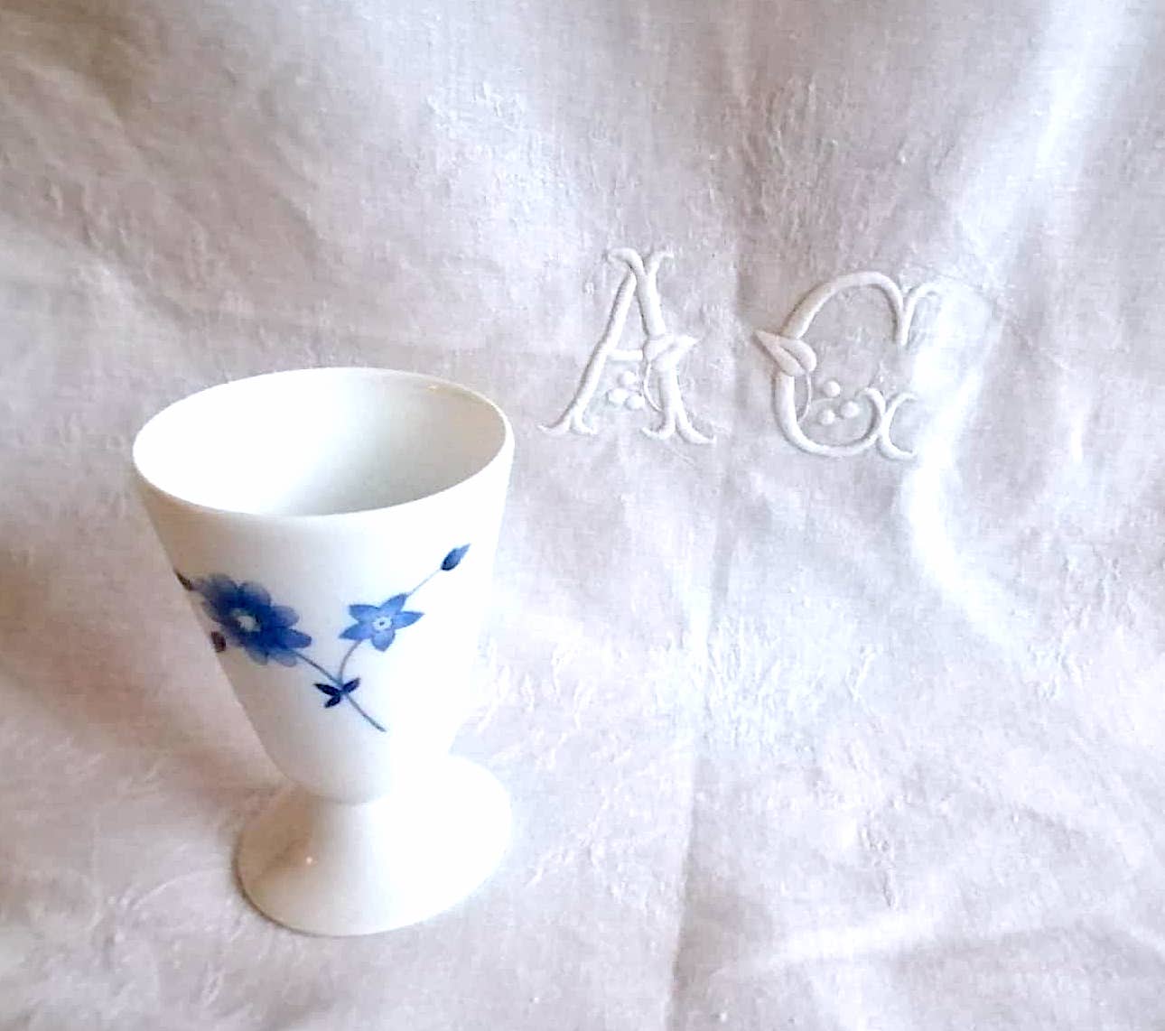 Mazagran en porcelaine de Limoges aux fleurs B.S Digne