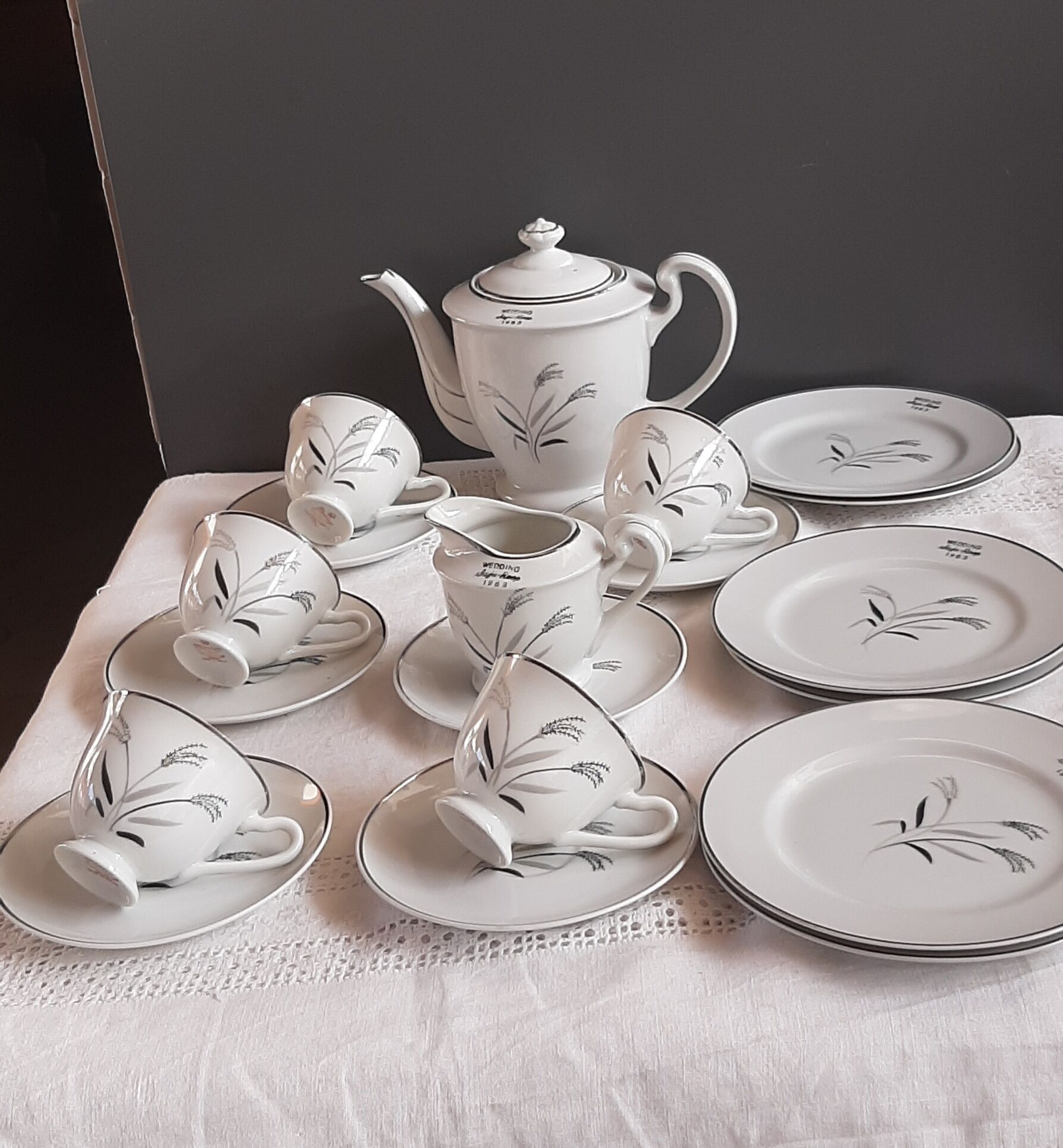 1960s crockery
