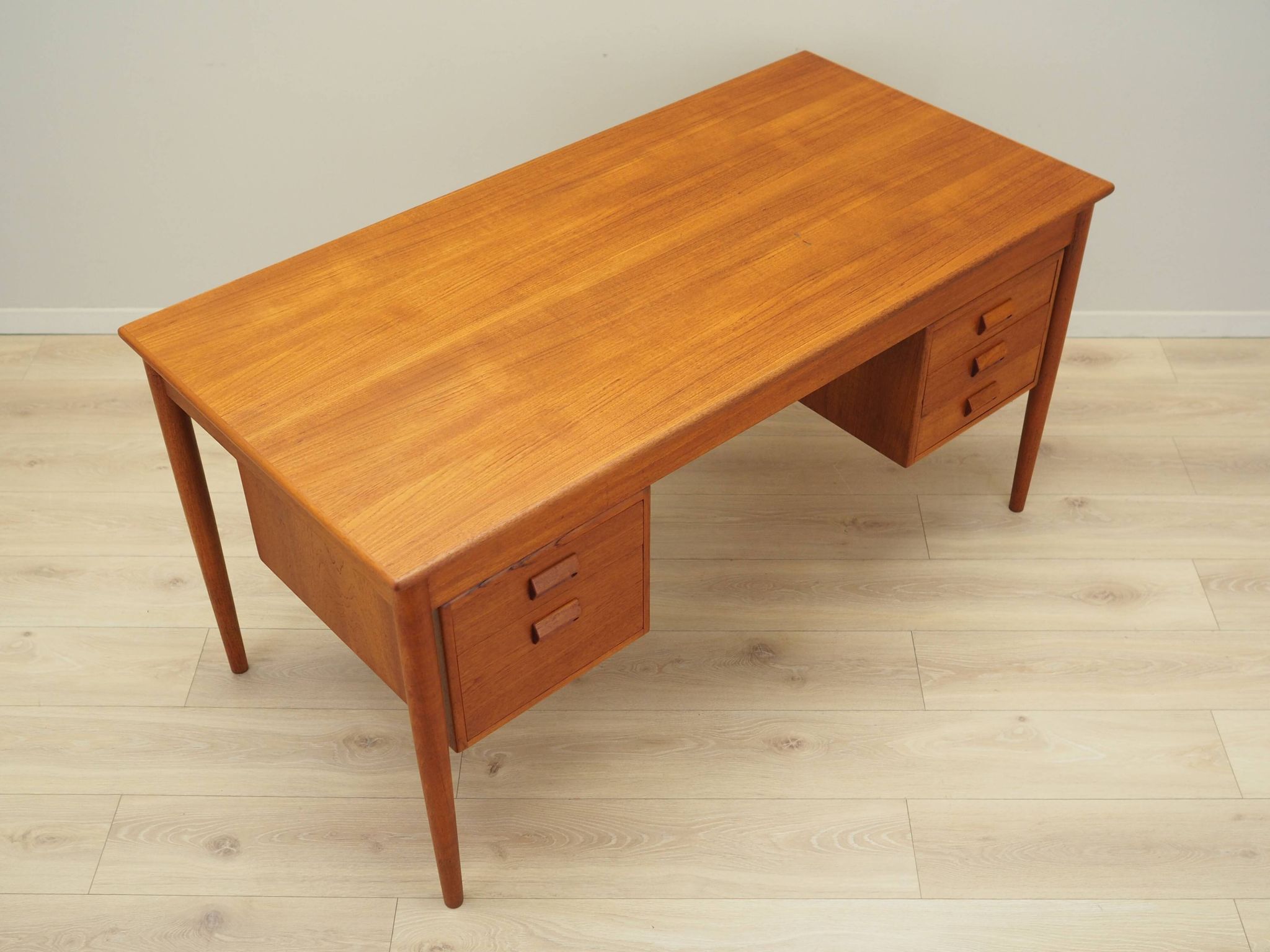 Teak desk, Danish design, 1960s, designer: Børge Mogensen, manufacturer: Sø