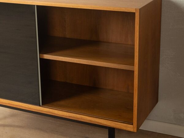 Commode classique des années 1950