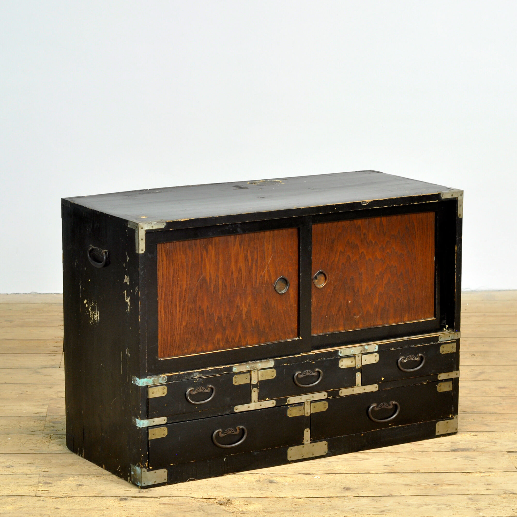 Commode Tansu japonaise, vers 1900