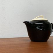 Postmodern ceramic teapot or coffee pot by Pagnossin, Italy, 1980s.