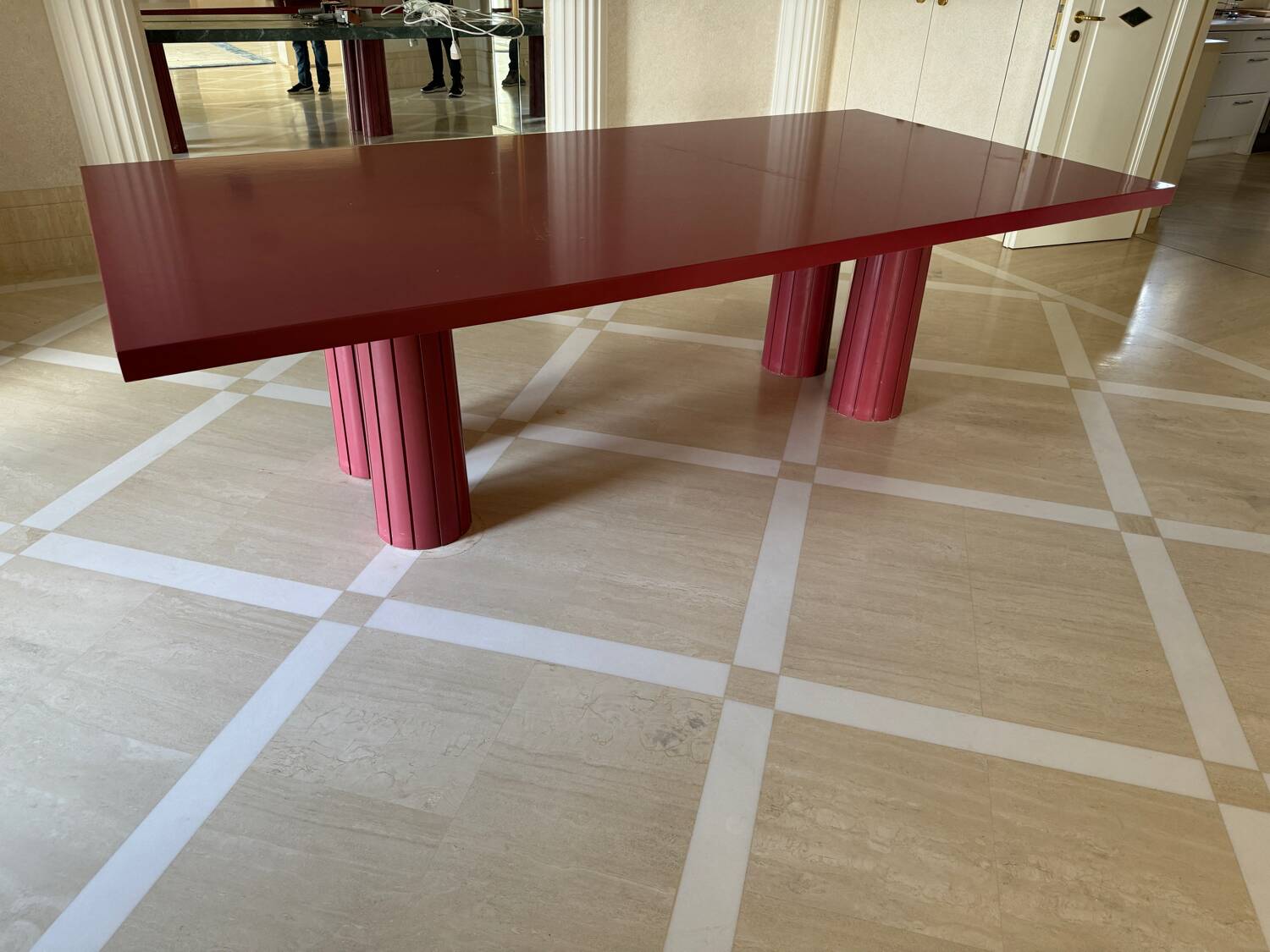 Contemporary table design from the 80s – Memphis style