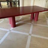 Contemporary 80s design table – Memphis style