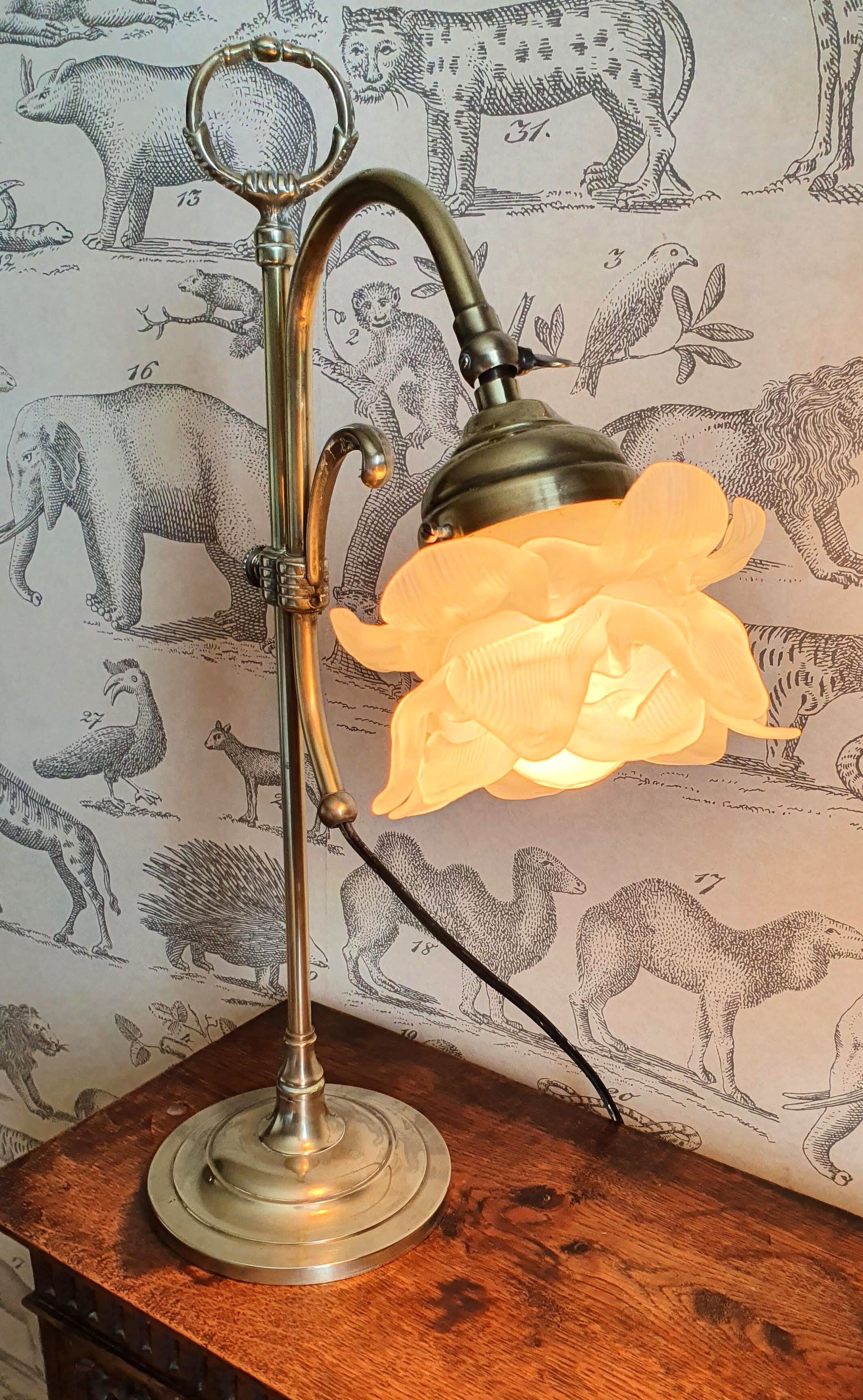 Brass table lamp and glass paste