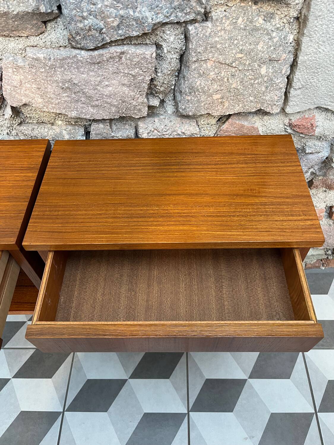 Pair of bedside tables with tapered legs, 1960s/70s