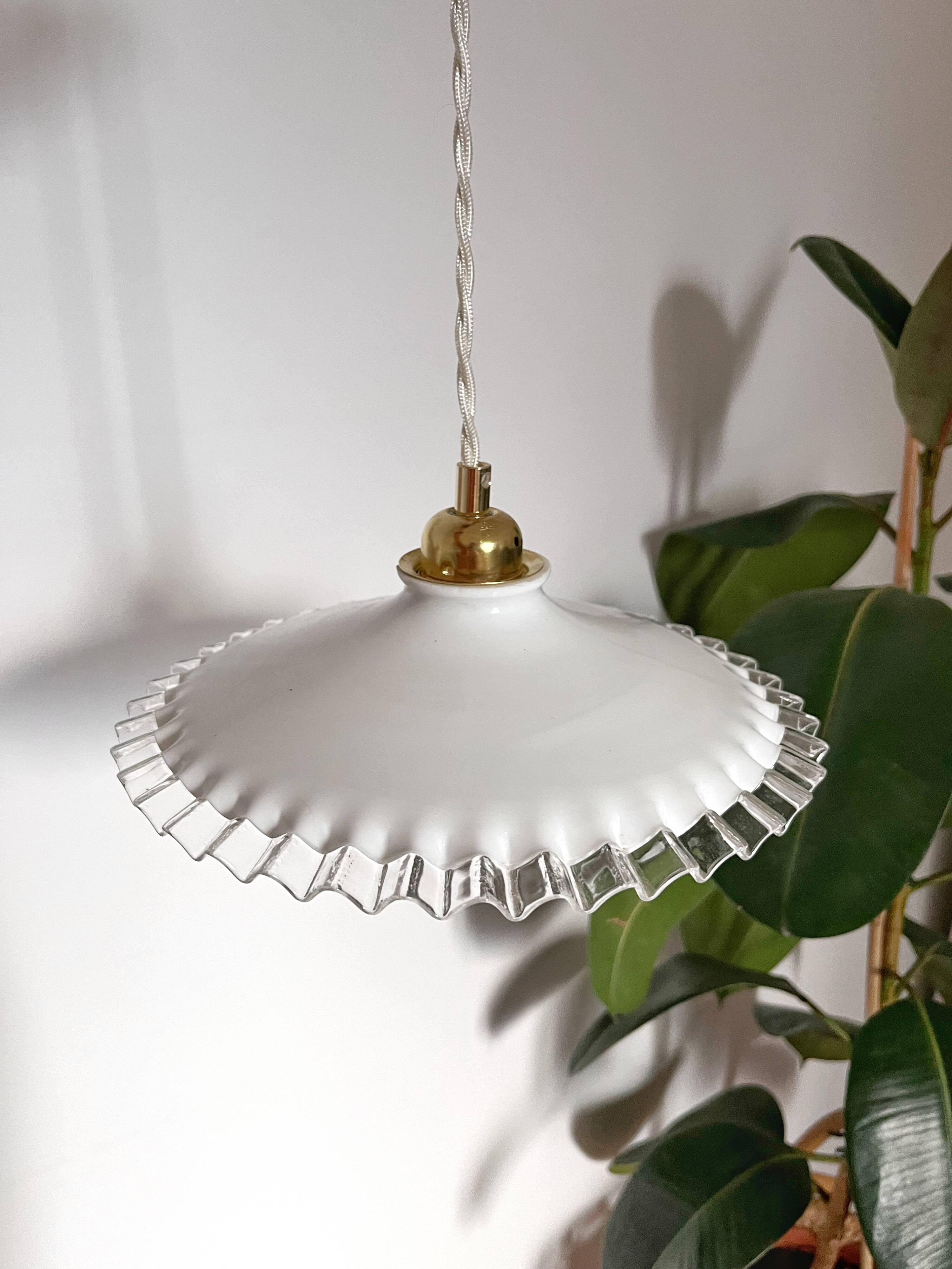 Suspension in flat serrated opaline from the 1950s - many models available