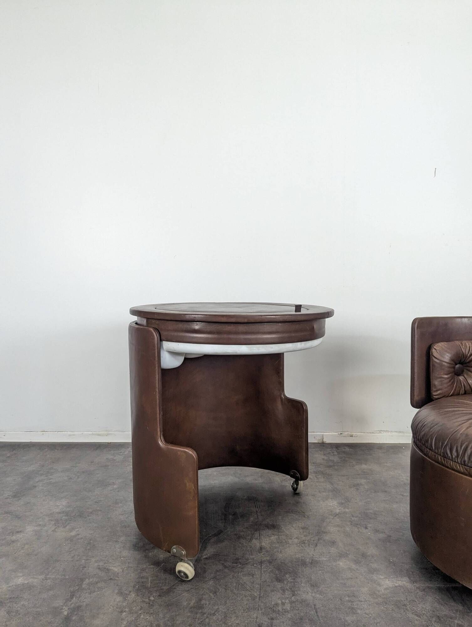 Hairdresser by Luigi Massoni for Poltrona Frau