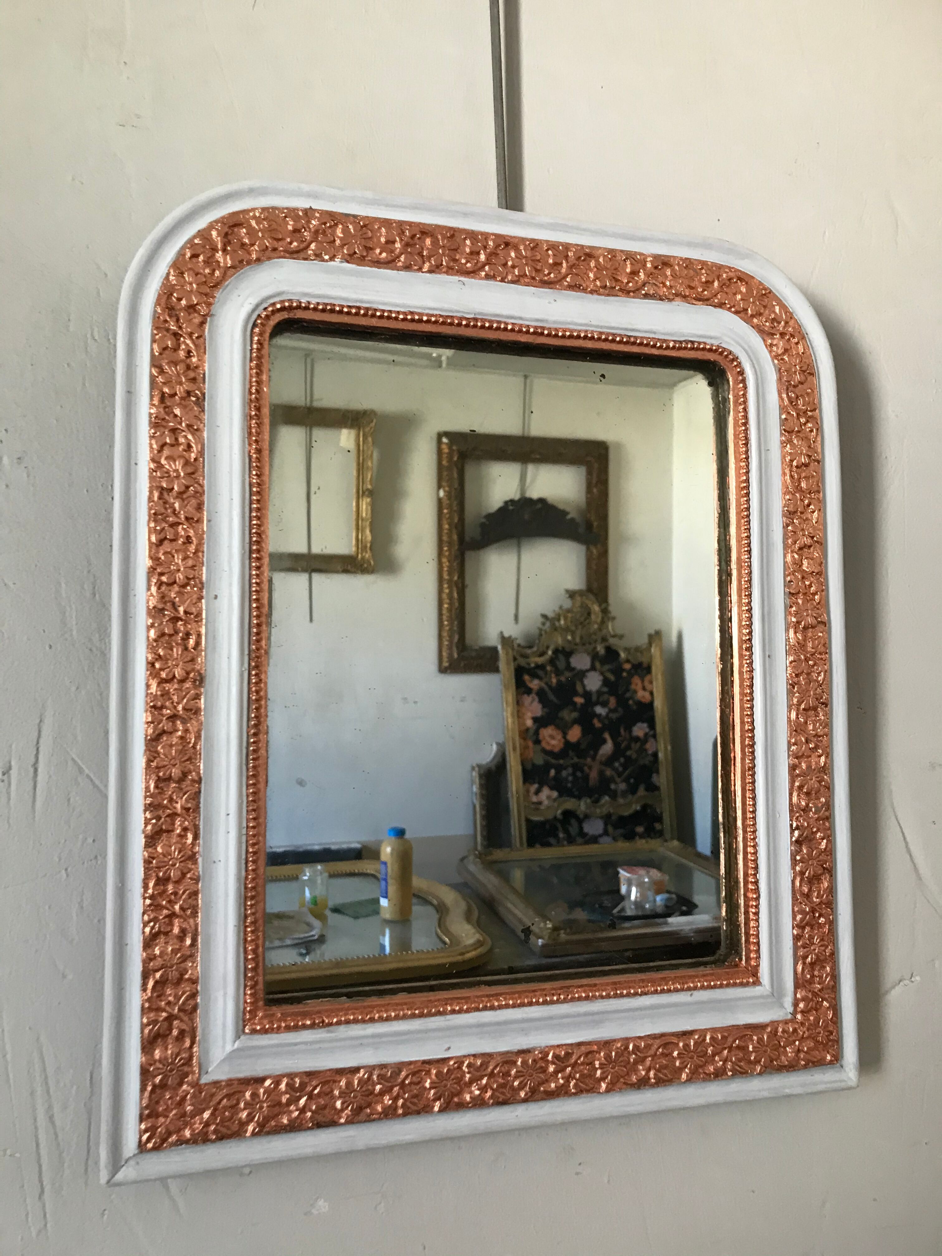 Mirror Louis-Philippe gilded with leaf, 37 x 31 cm