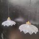 Paire suspensions en verre holophane