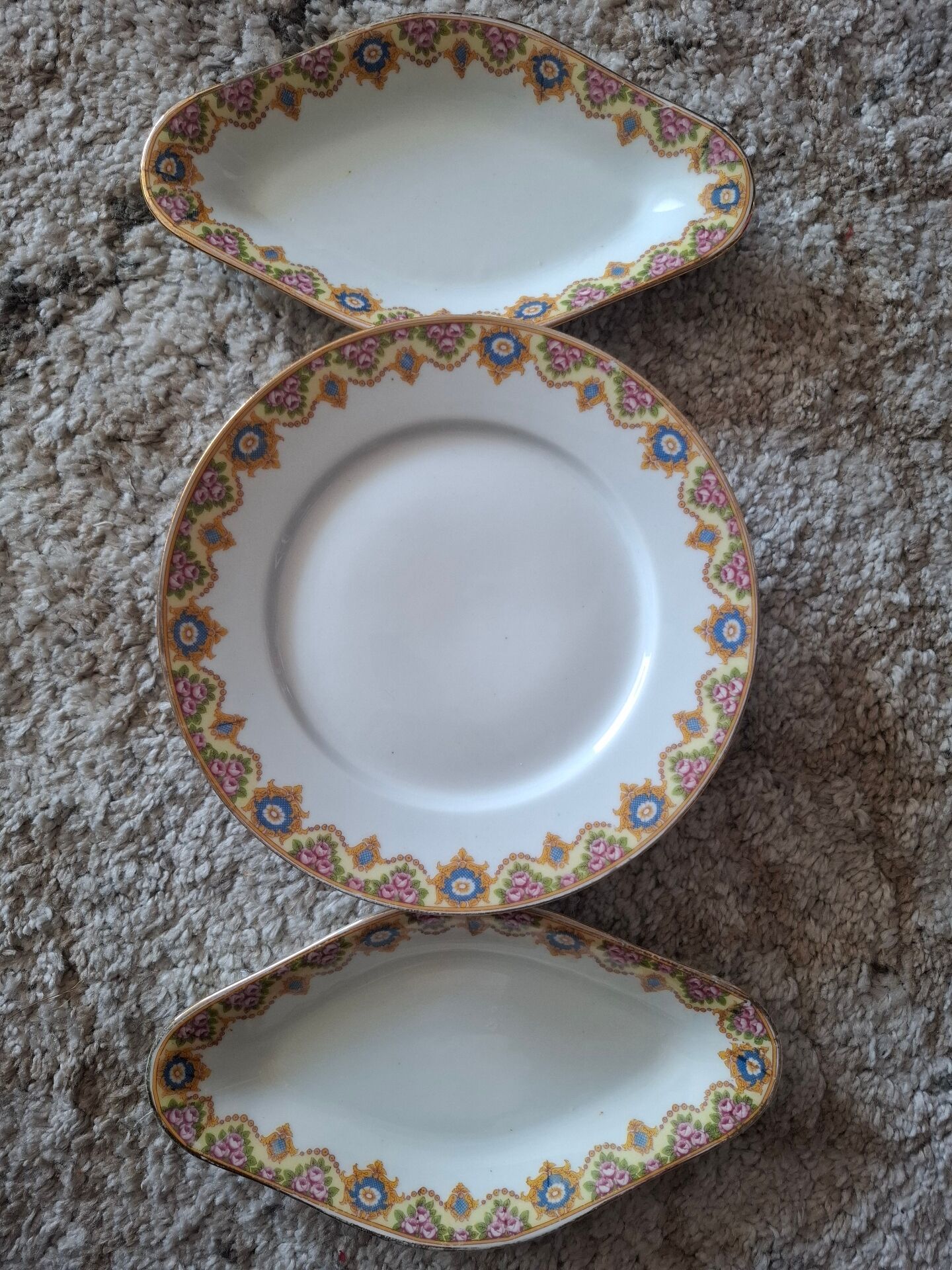 Dessert plate and 2 antique bowls