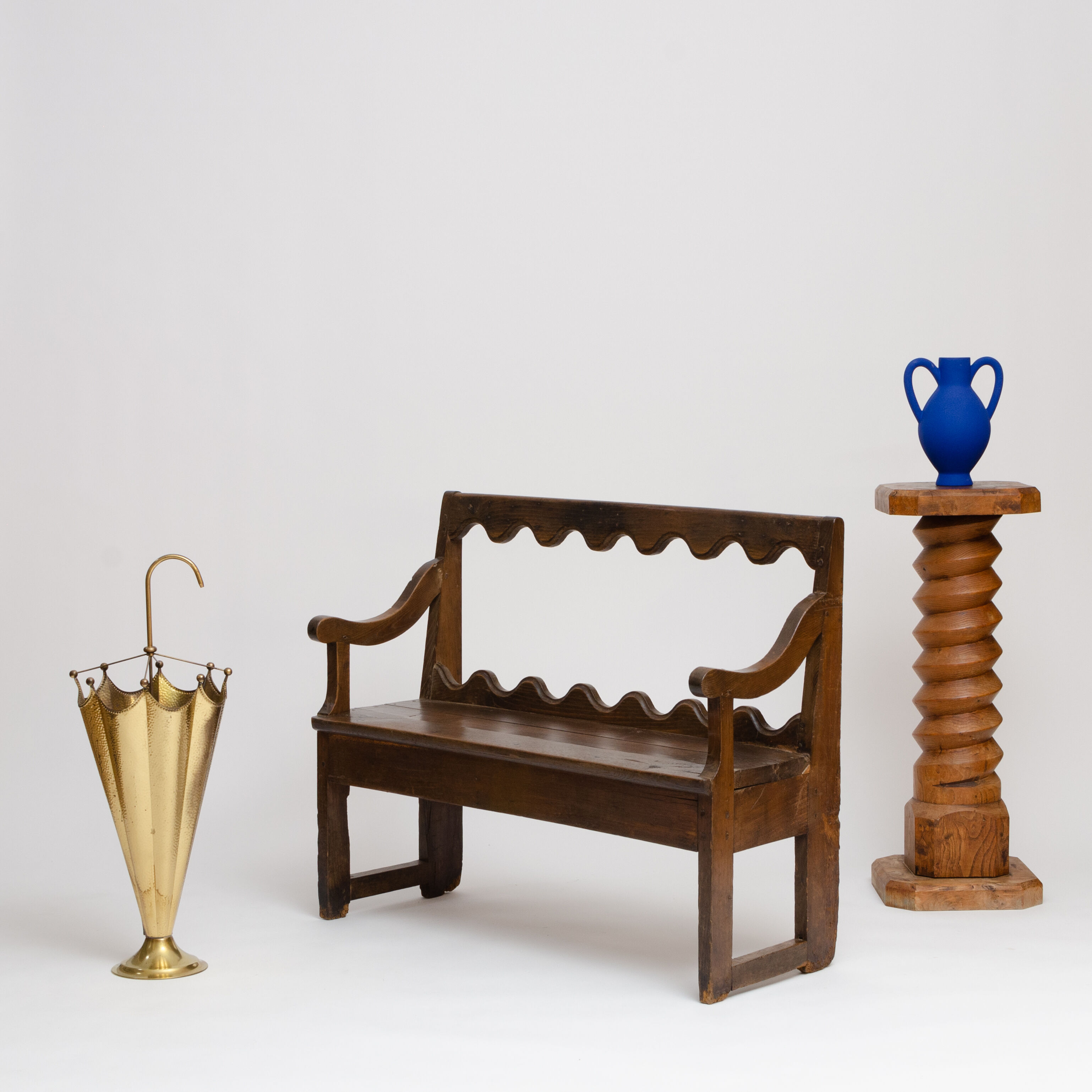 Liturgical bench with fruit wood backrest - French work - nineteenth century.