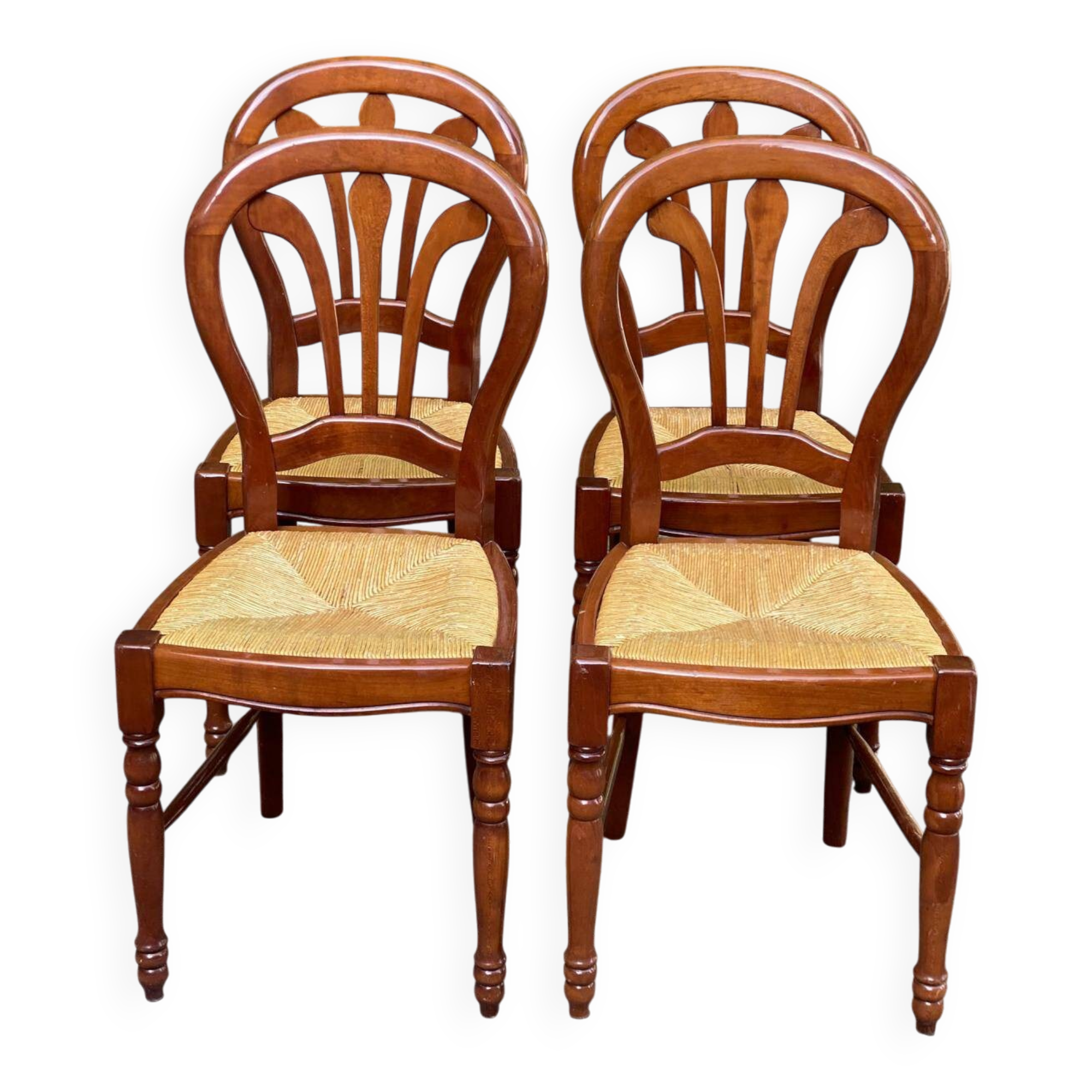 4 country-style medallion chairs in solid cherry with rush seats from the 1990s.